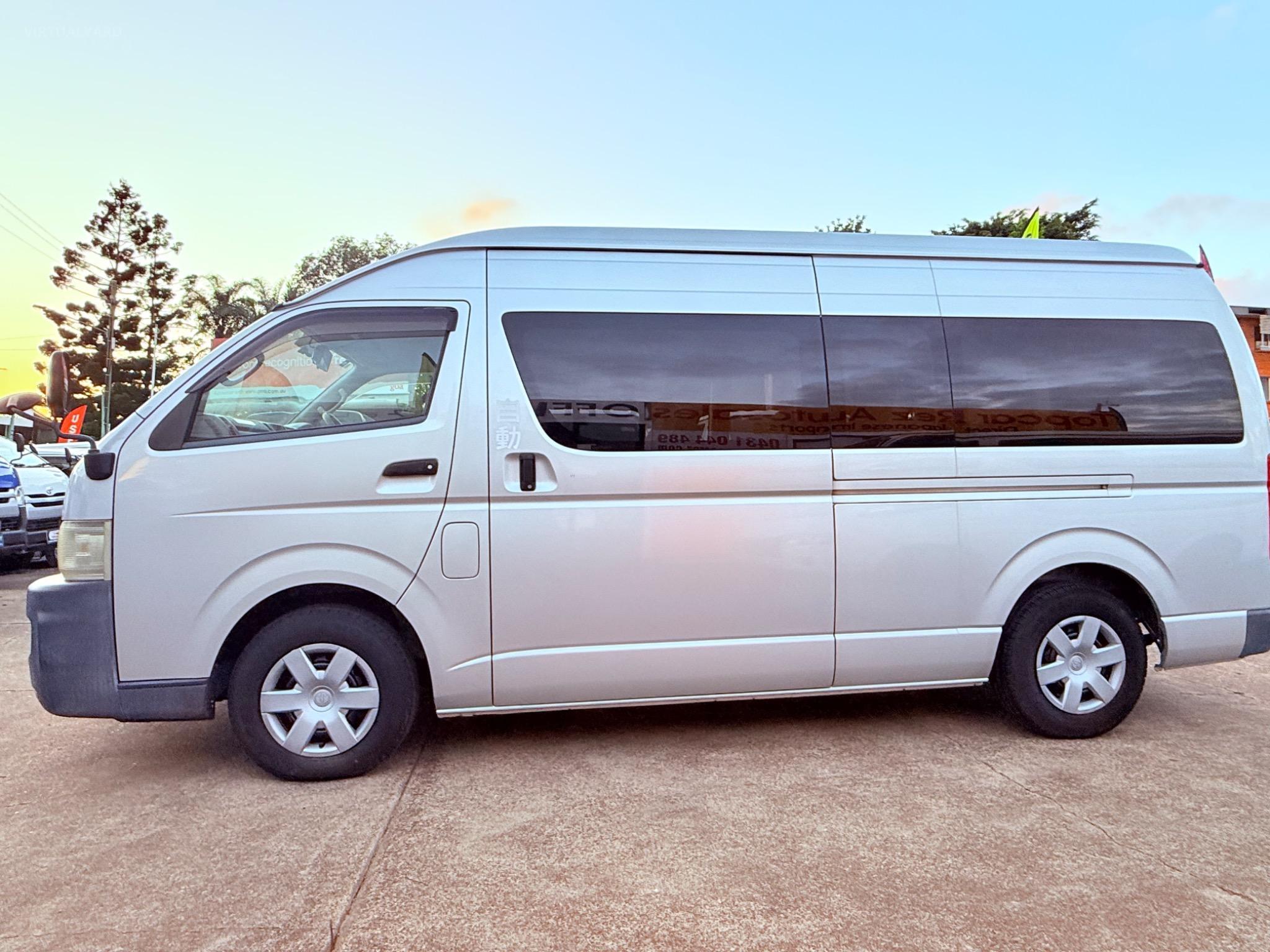 TOYOTA HIACE