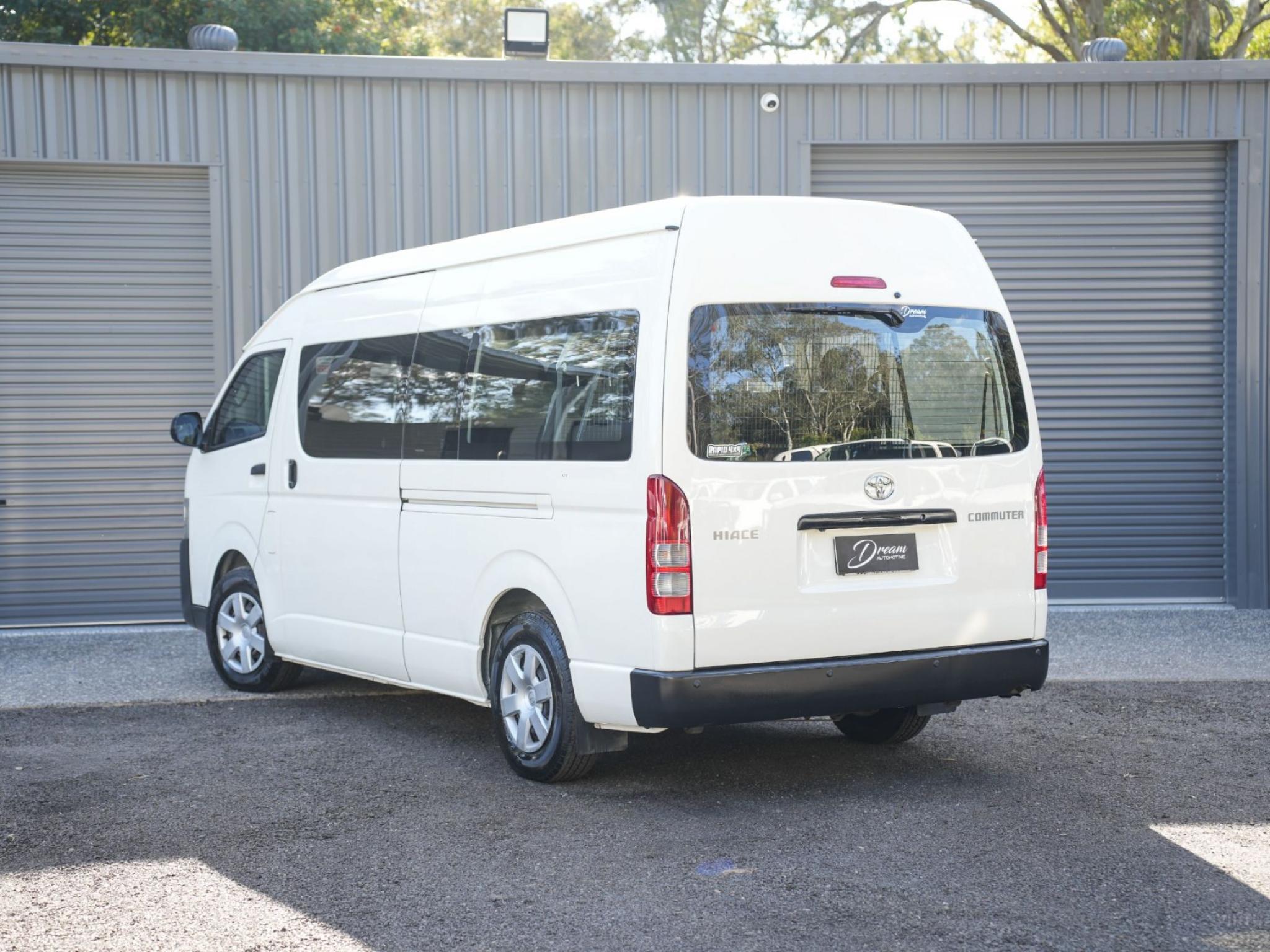 TOYOTA HIACE