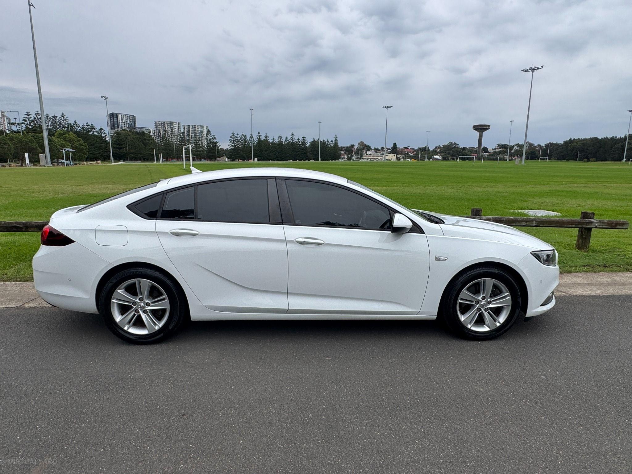 HOLDEN COMMODORE
