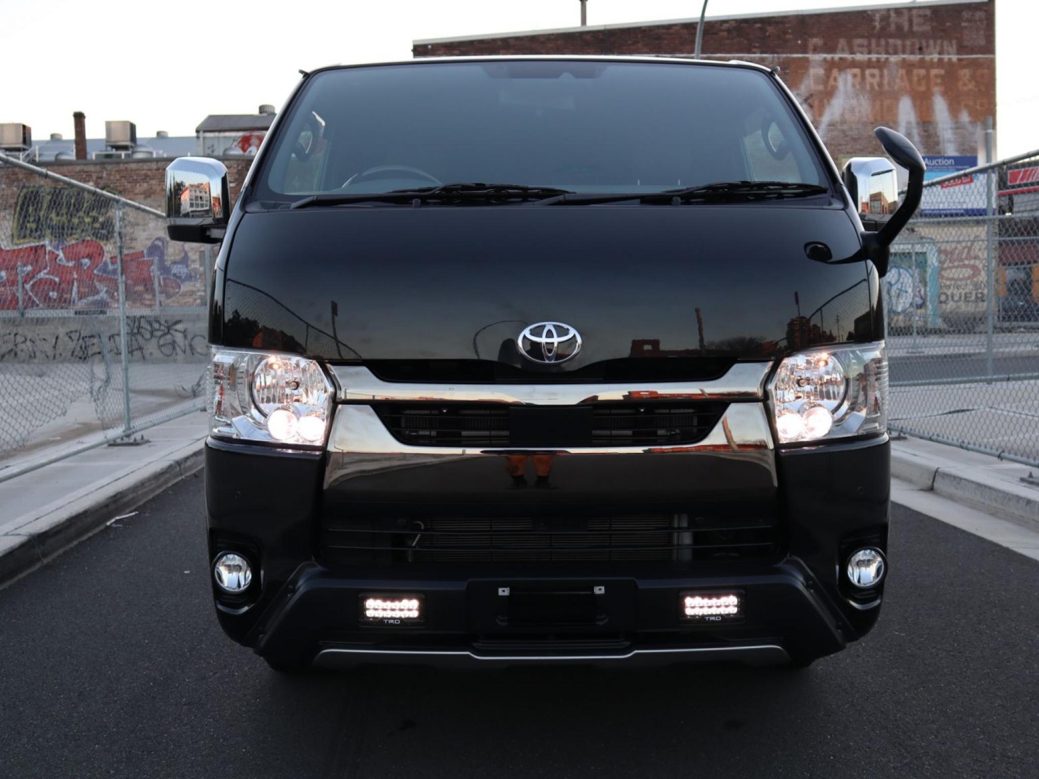TOYOTA HIACE 4WD