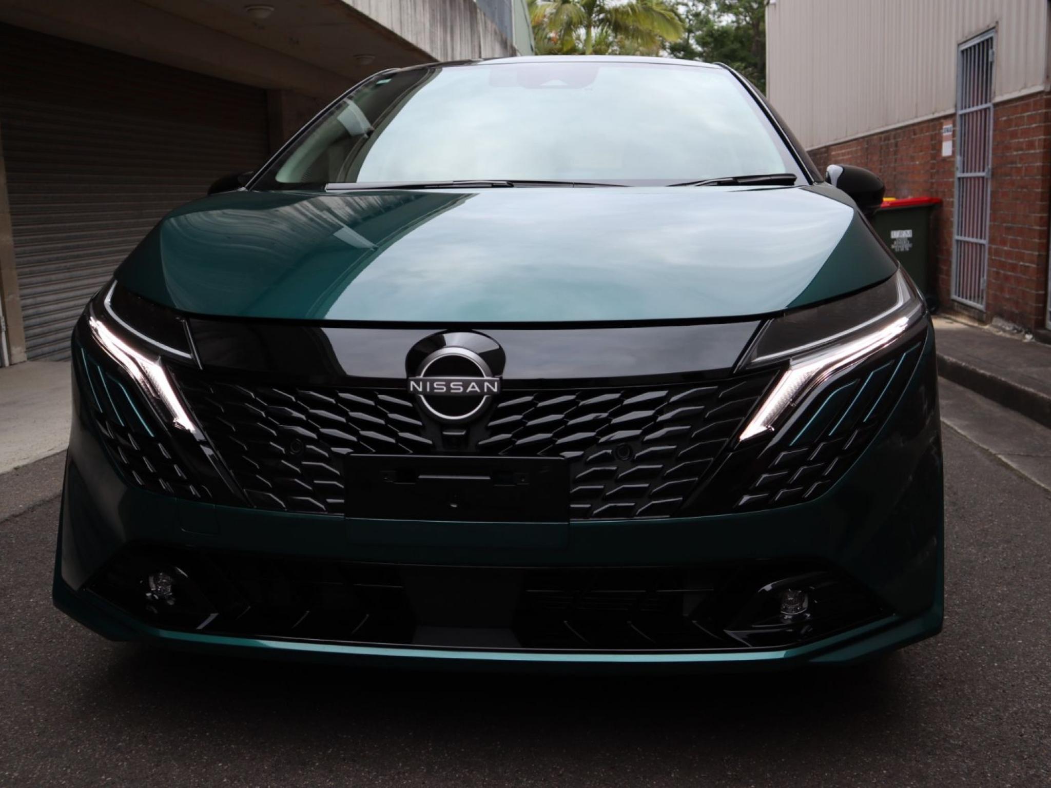 NISSAN AURA