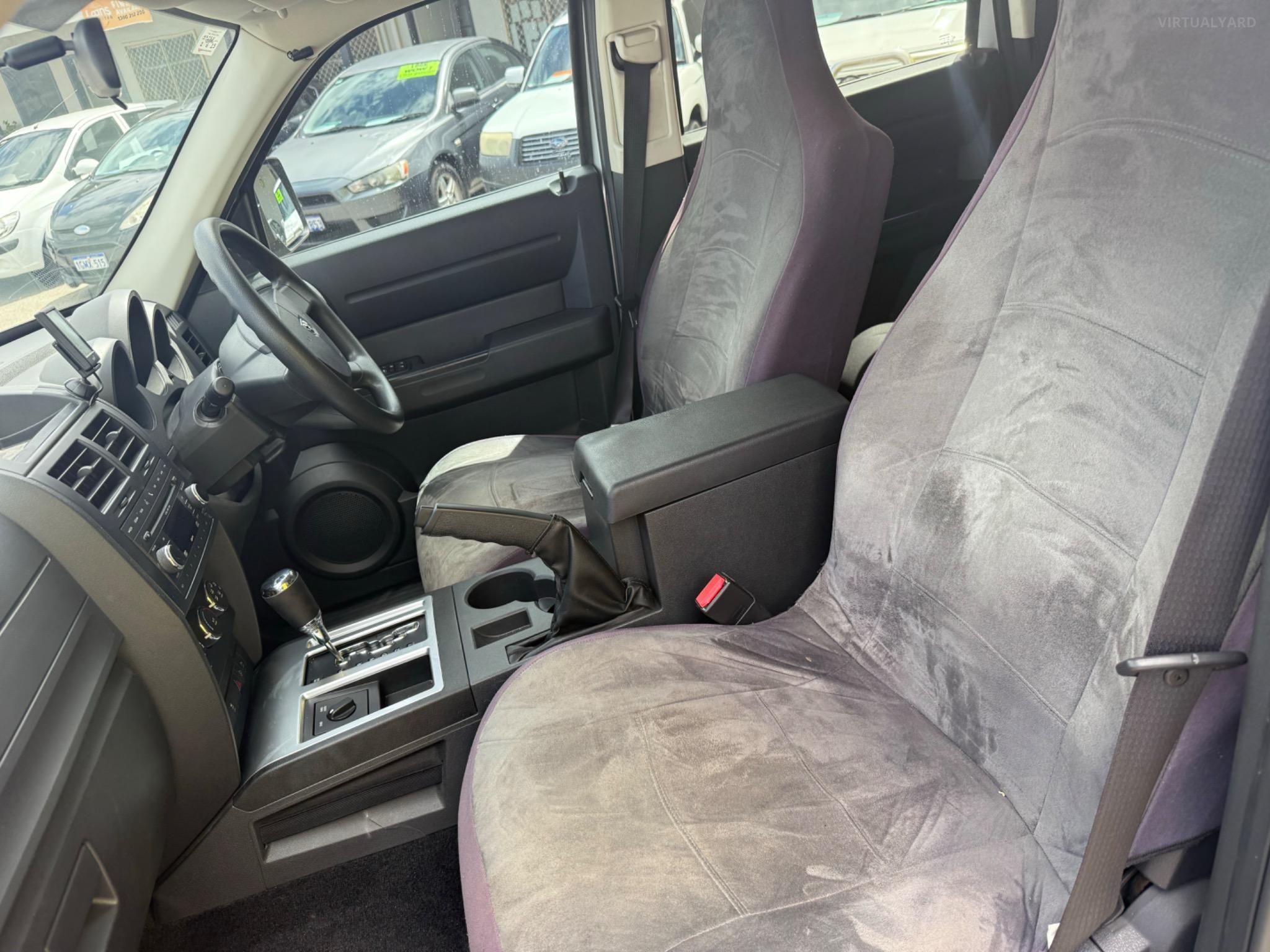 DODGE NITRO
