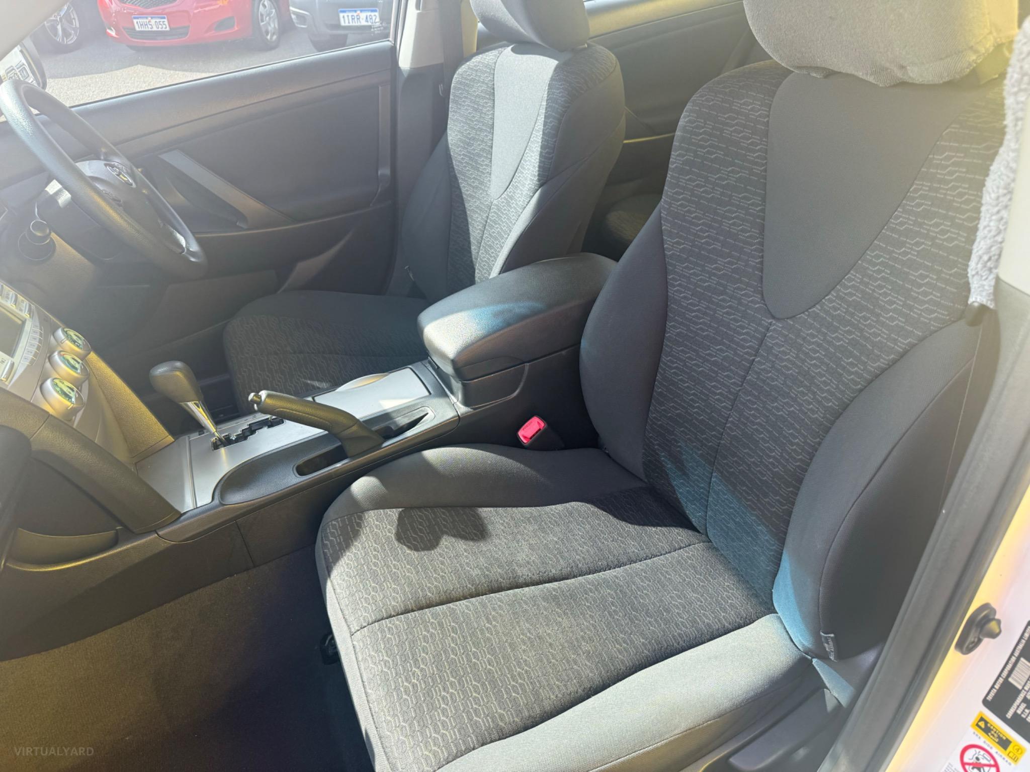 TOYOTA CAMRY
