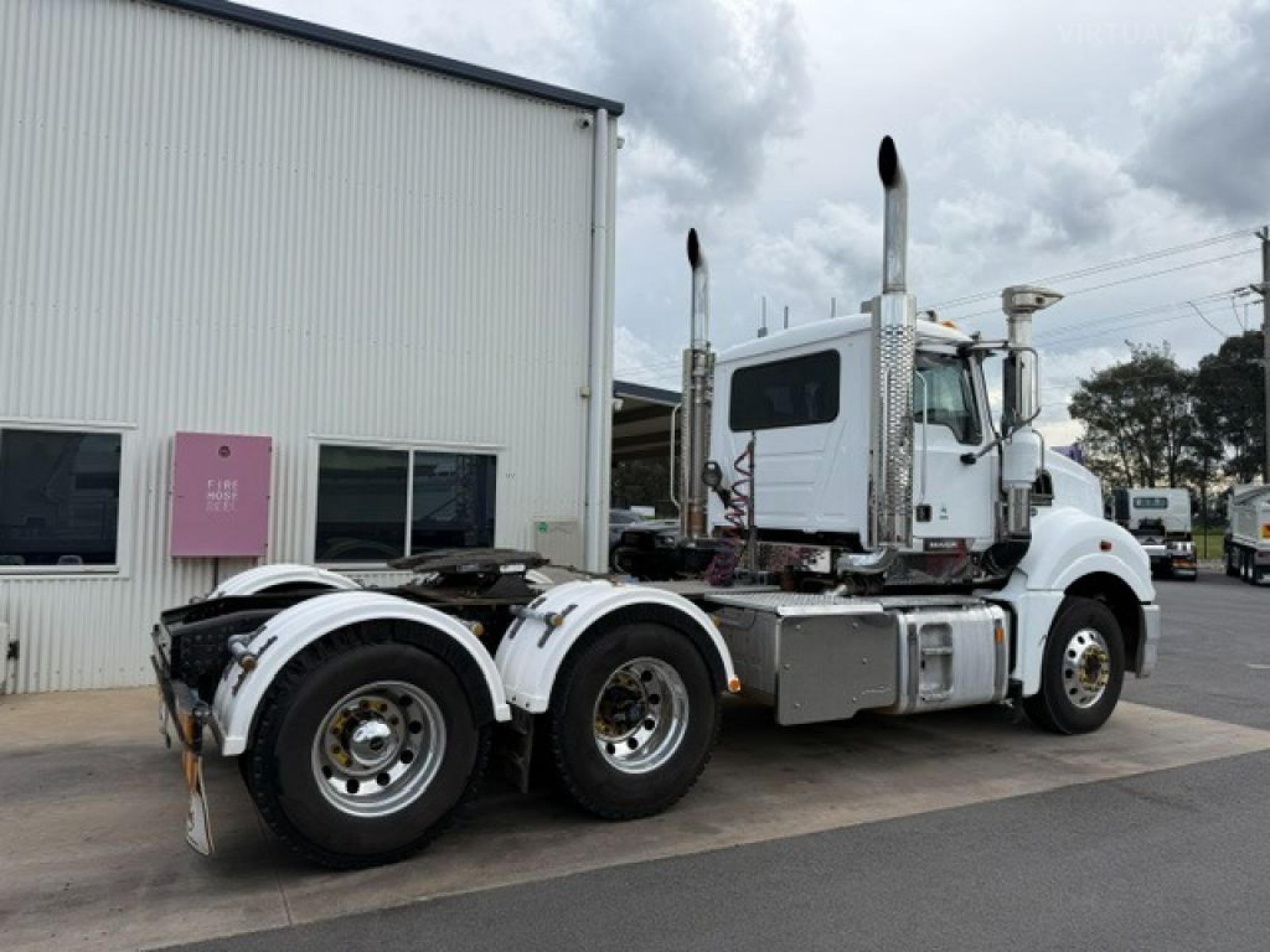 Mack CLXT SUPERLINER