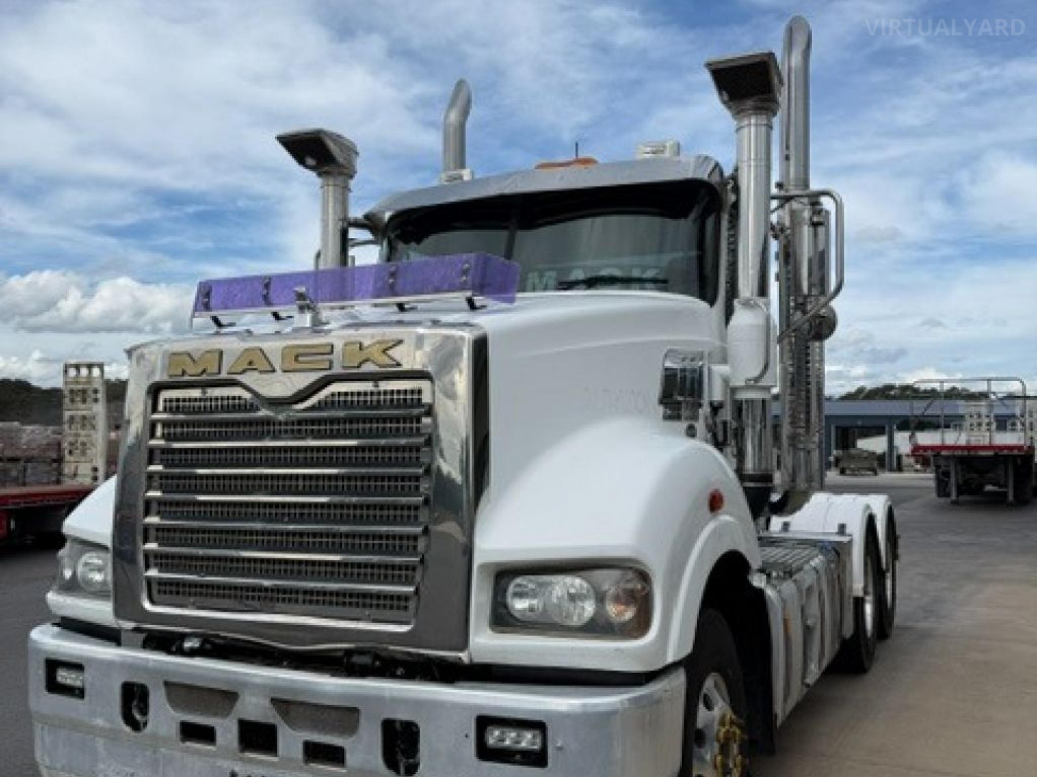 Mack CLXT SUPERLINER