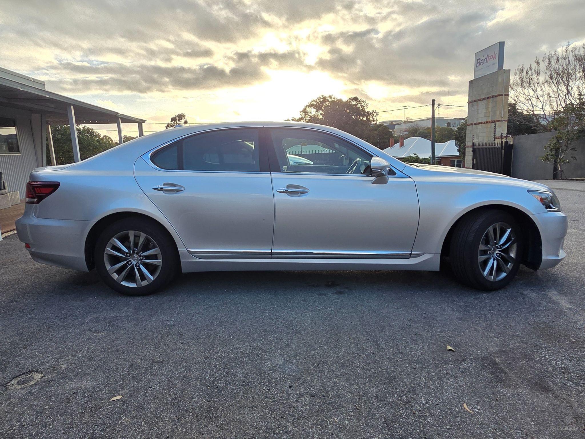 LEXUS LS460