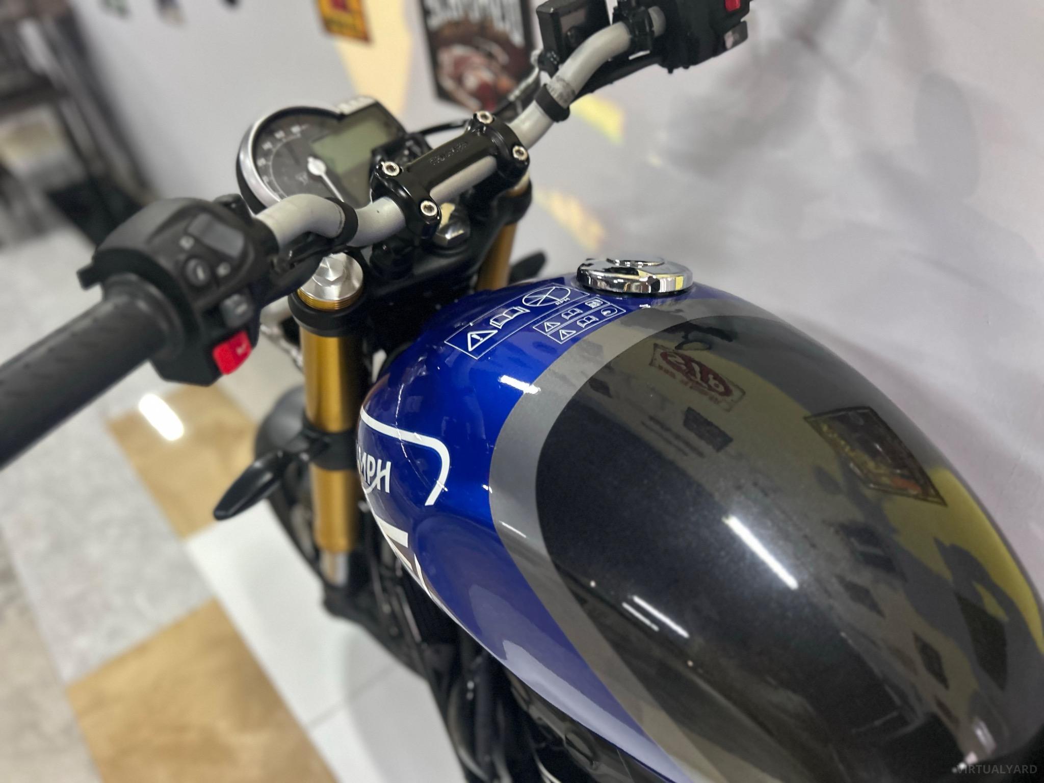 TRIUMPH SPEED 400