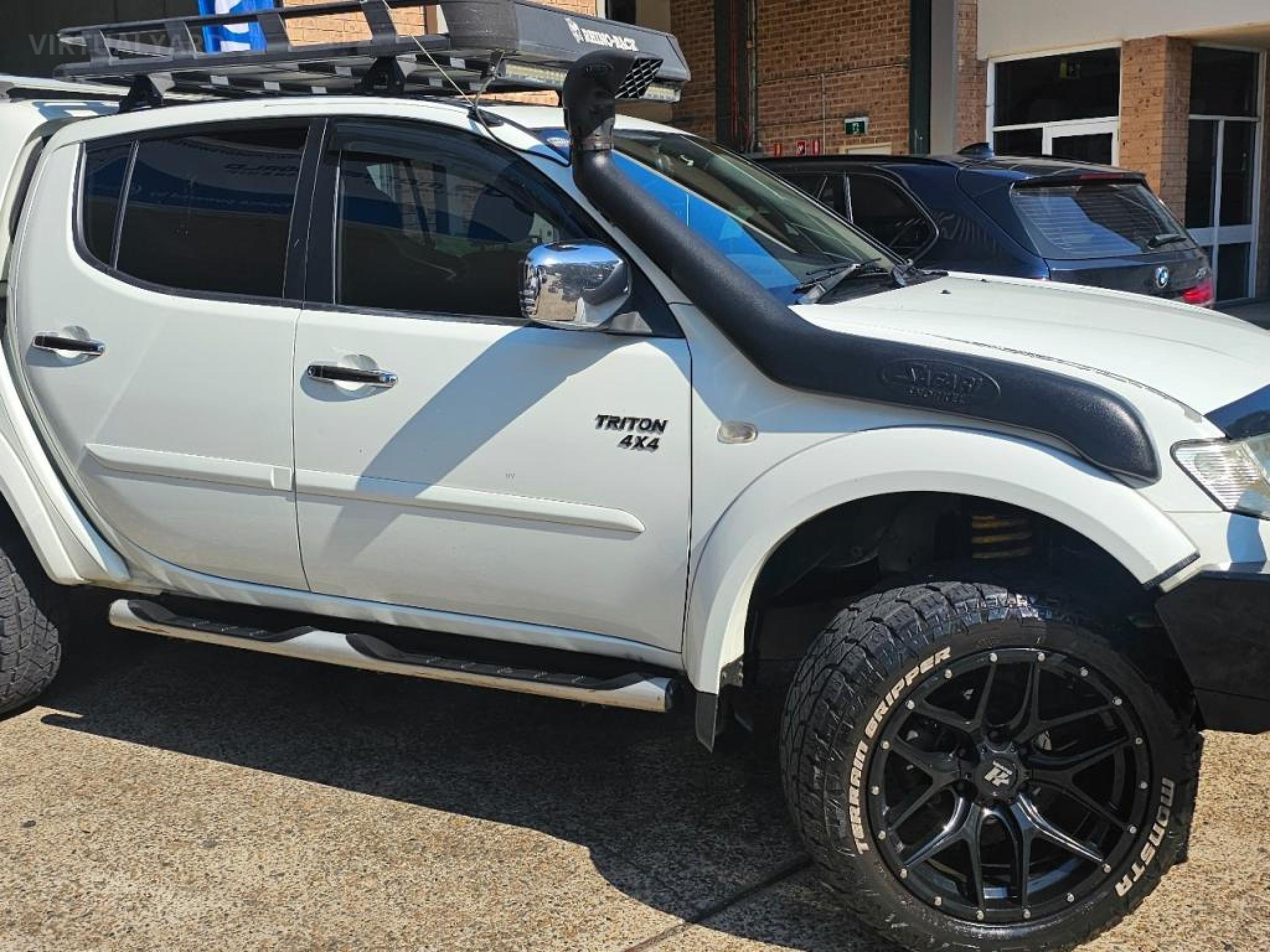 MITSUBISHI TRITON