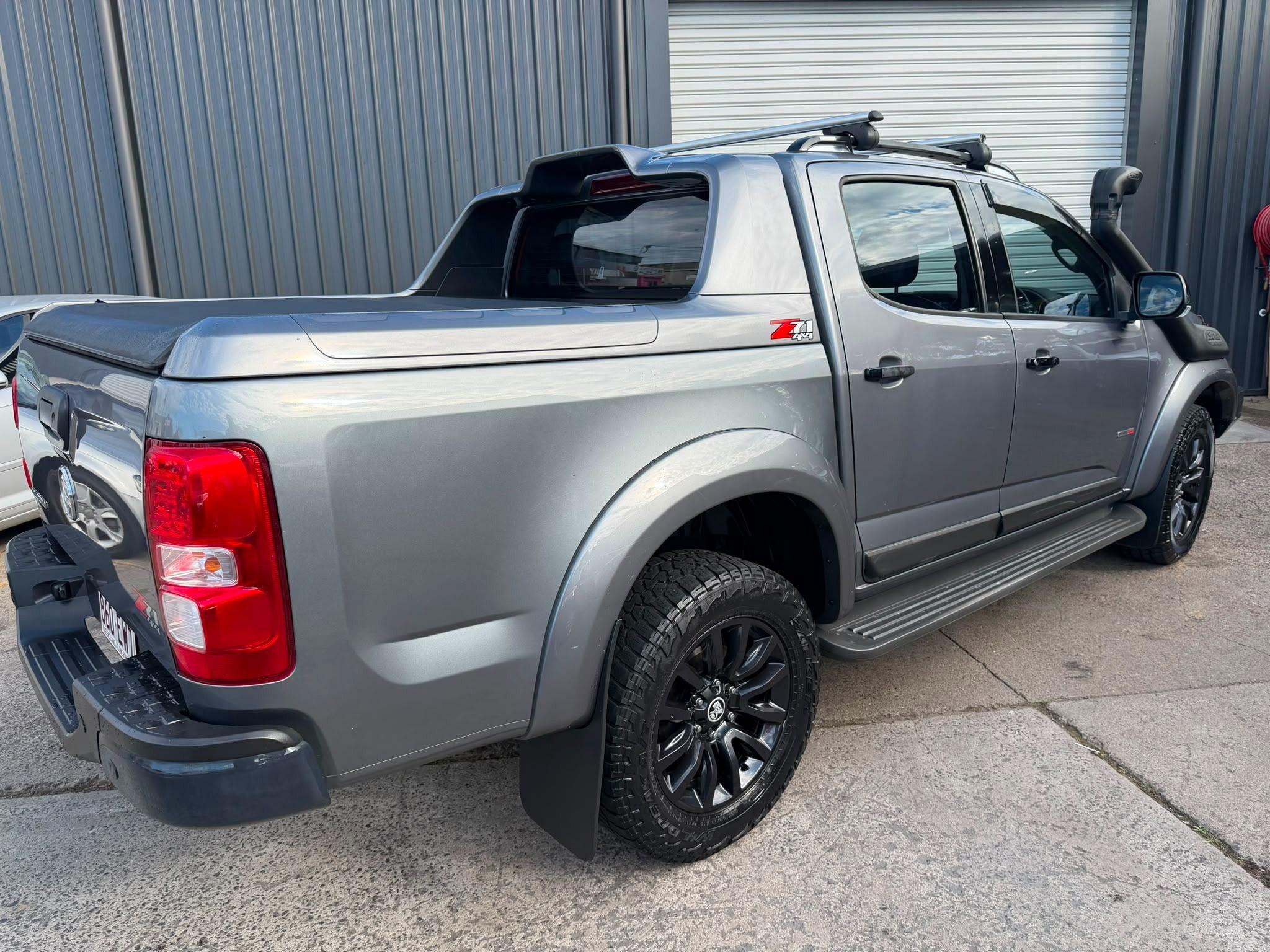 HOLDEN COLORADO