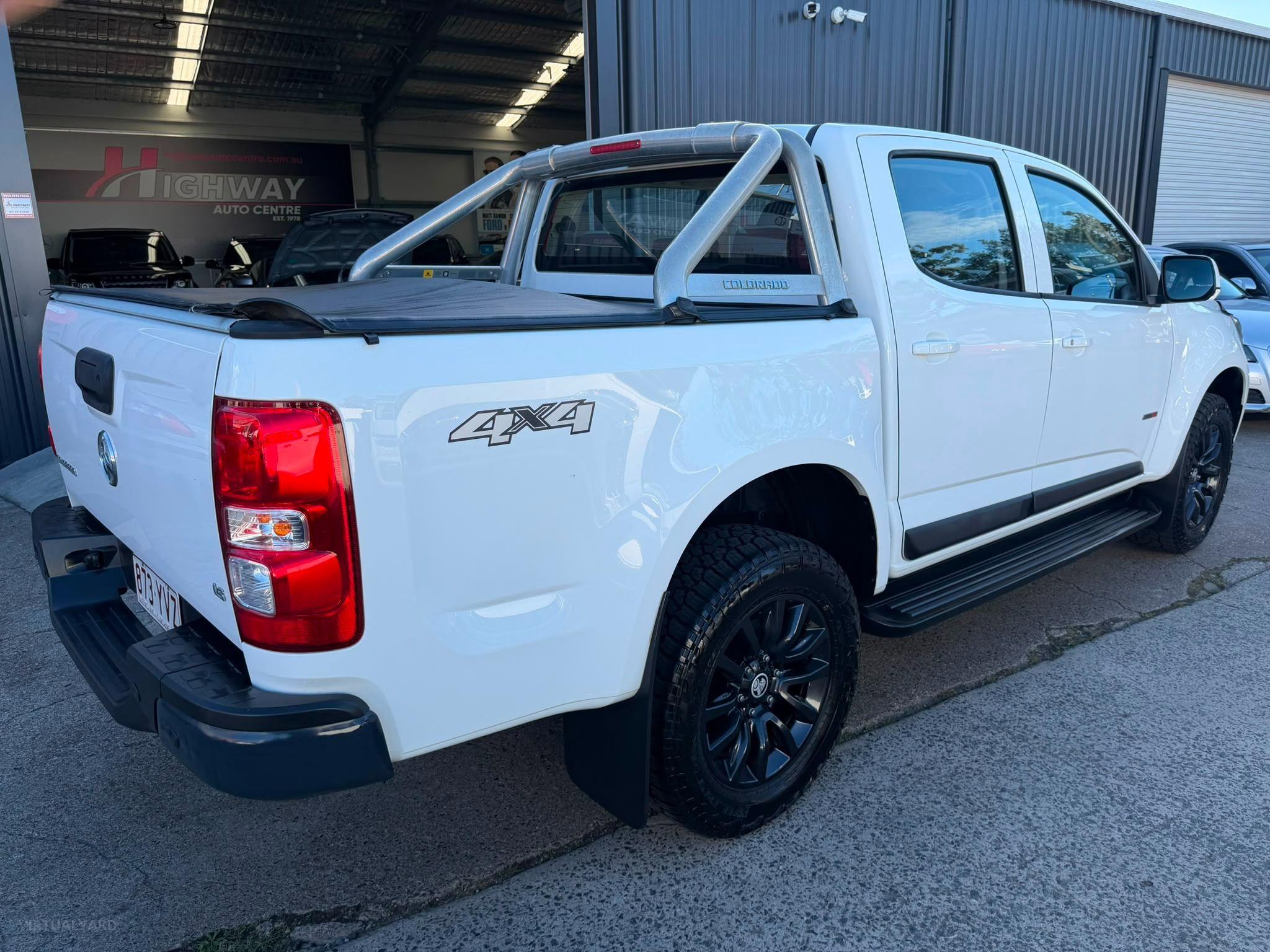 HOLDEN COLORADO