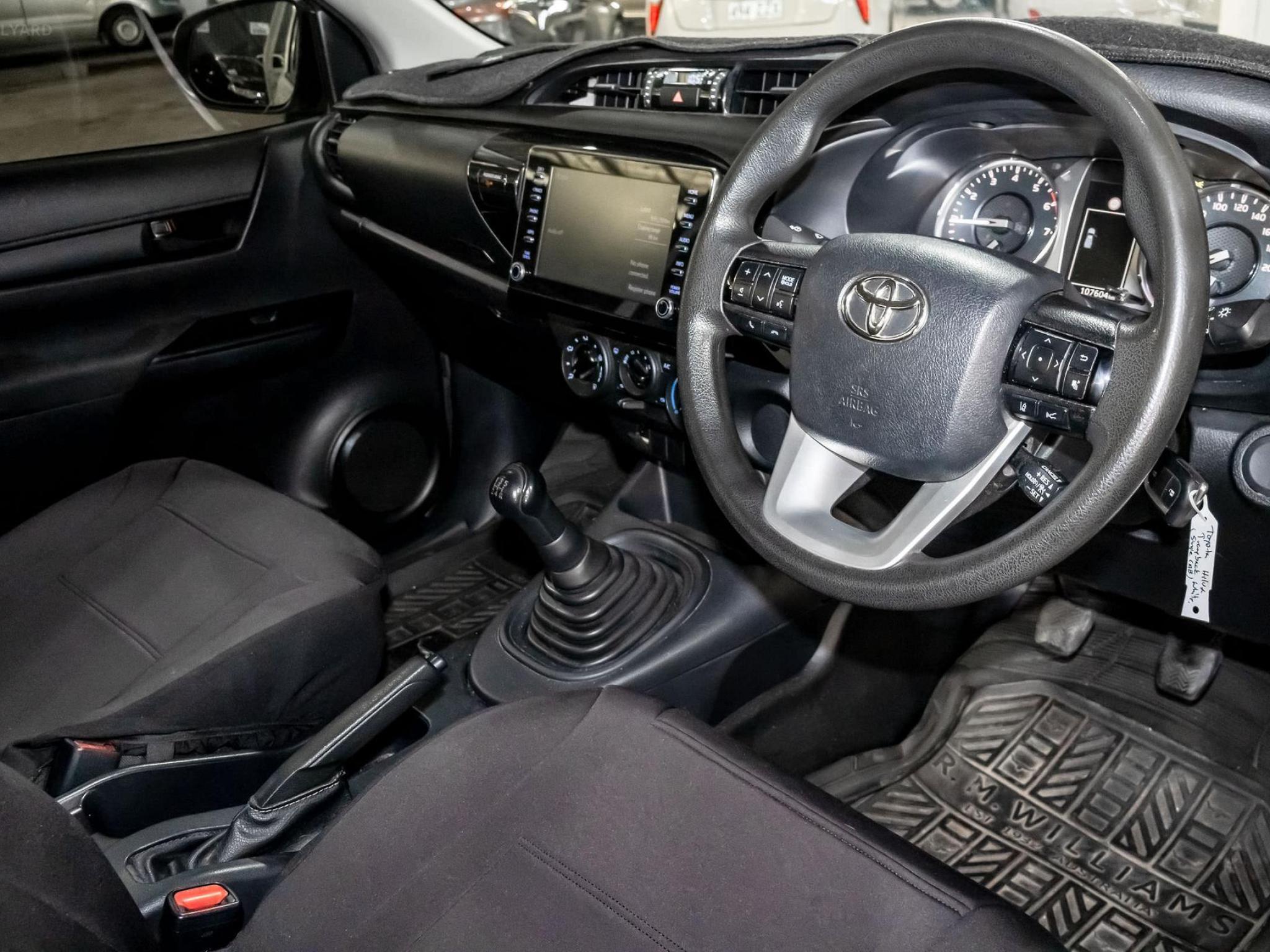 TOYOTA HILUX