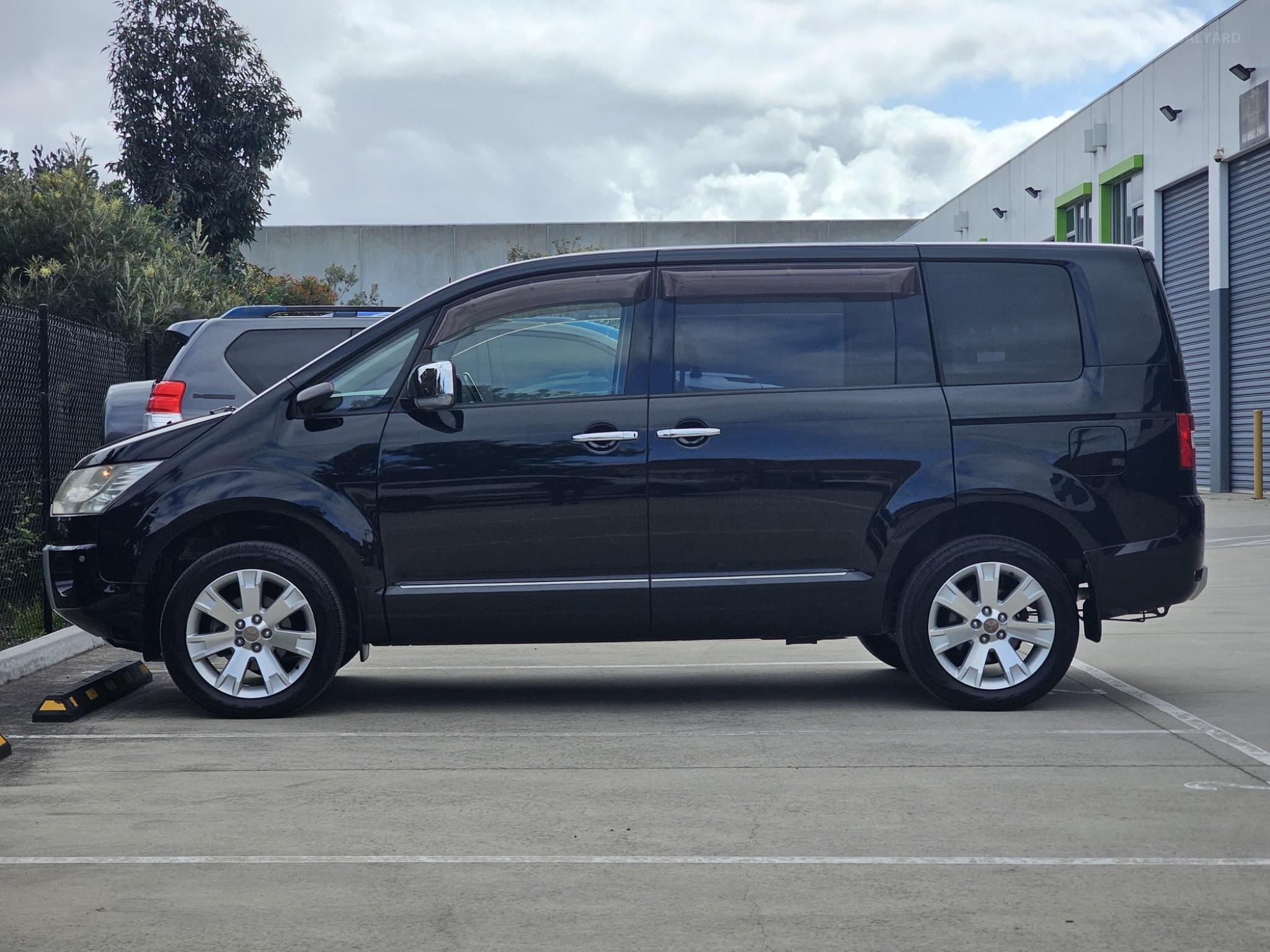 MITSUBISHI DELICA D5