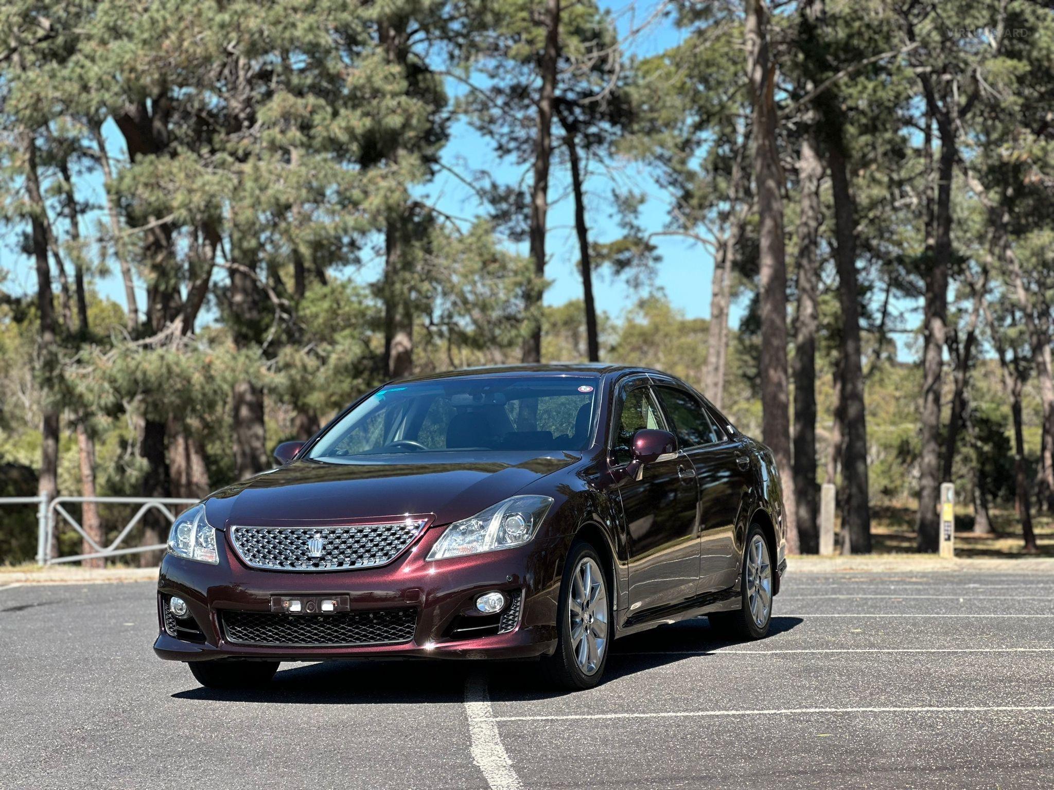 TOYOTA CROWN ATHLETE 
