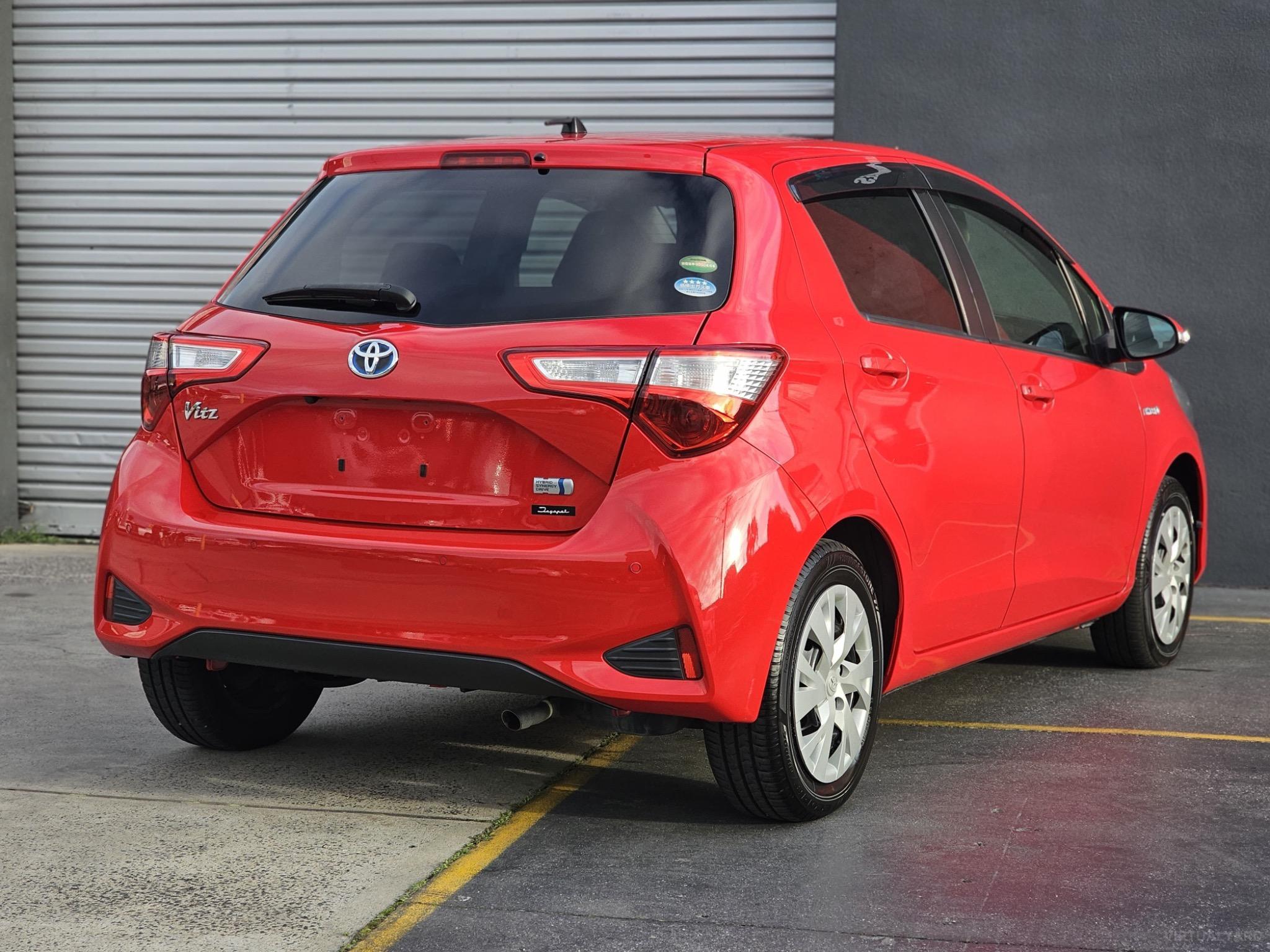 TOYOTA VITZ HYBRID