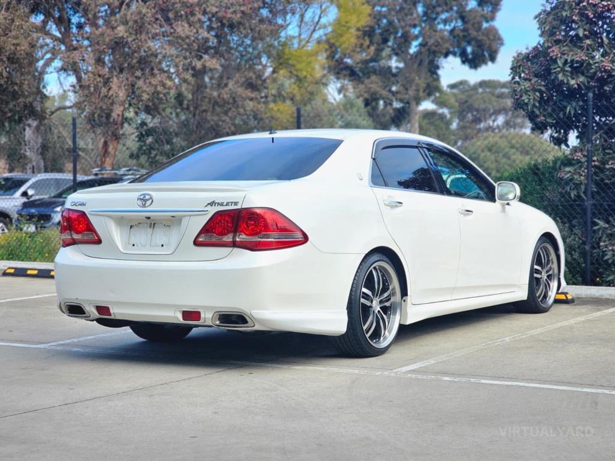 TOYOTA CROWN