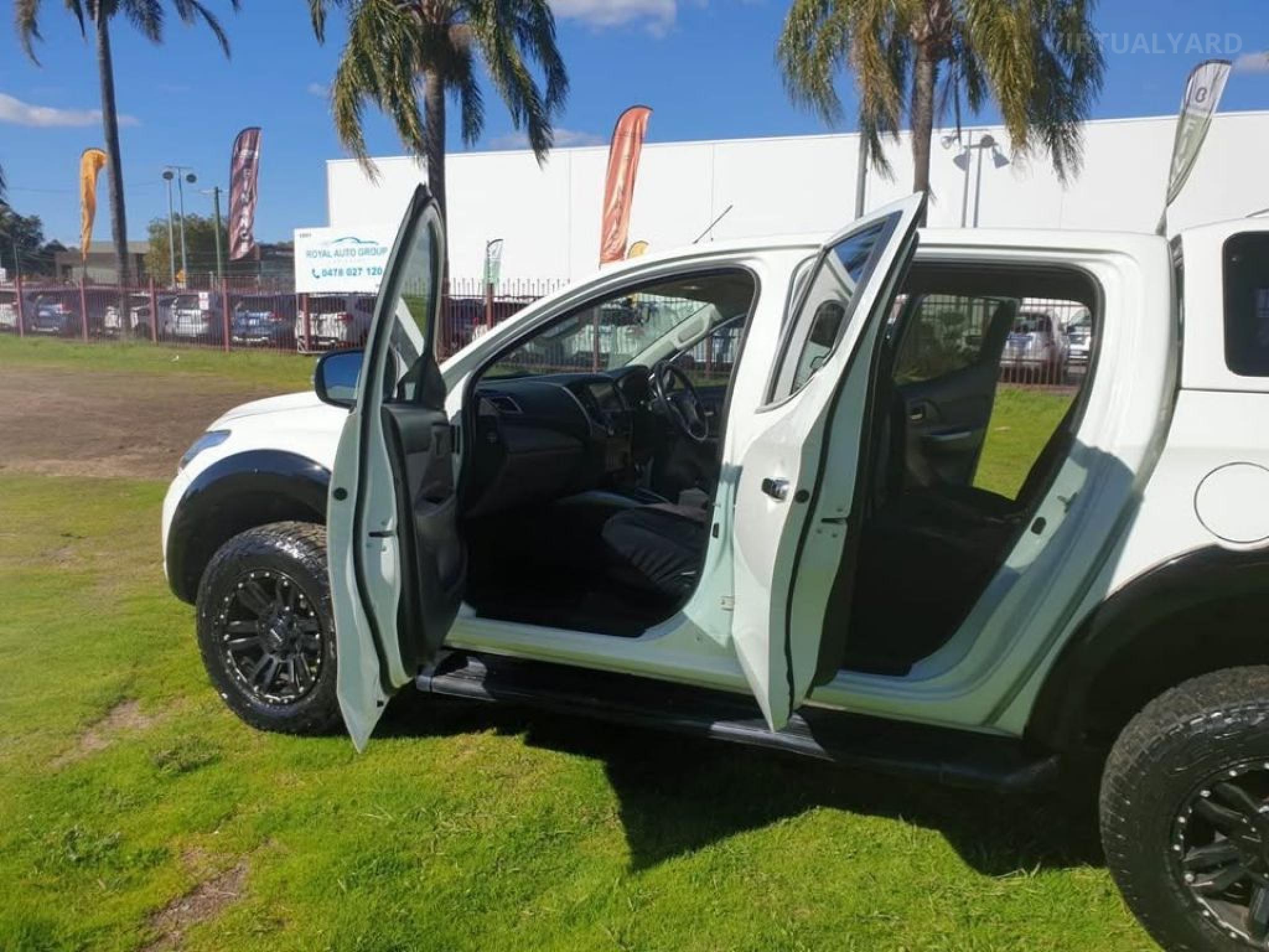 MITSUBISHI TRITON