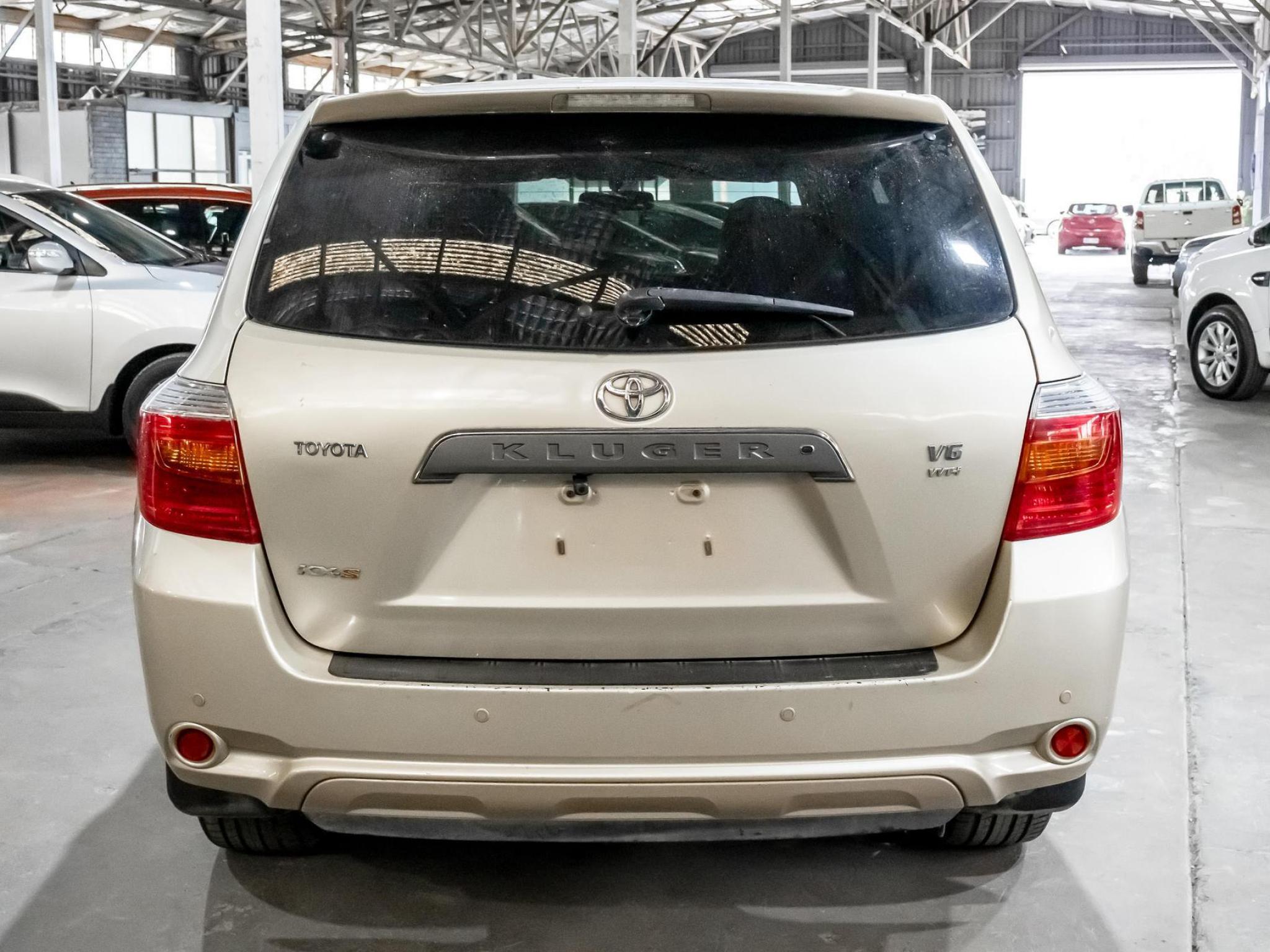 TOYOTA KLUGER
