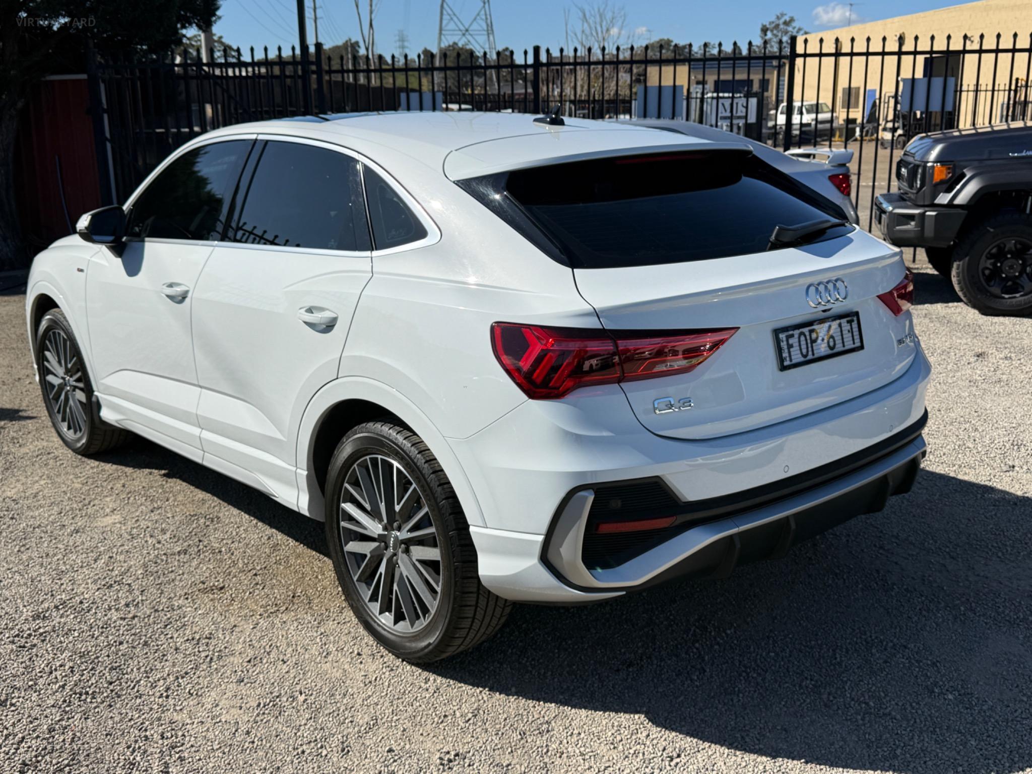AUDI Q3