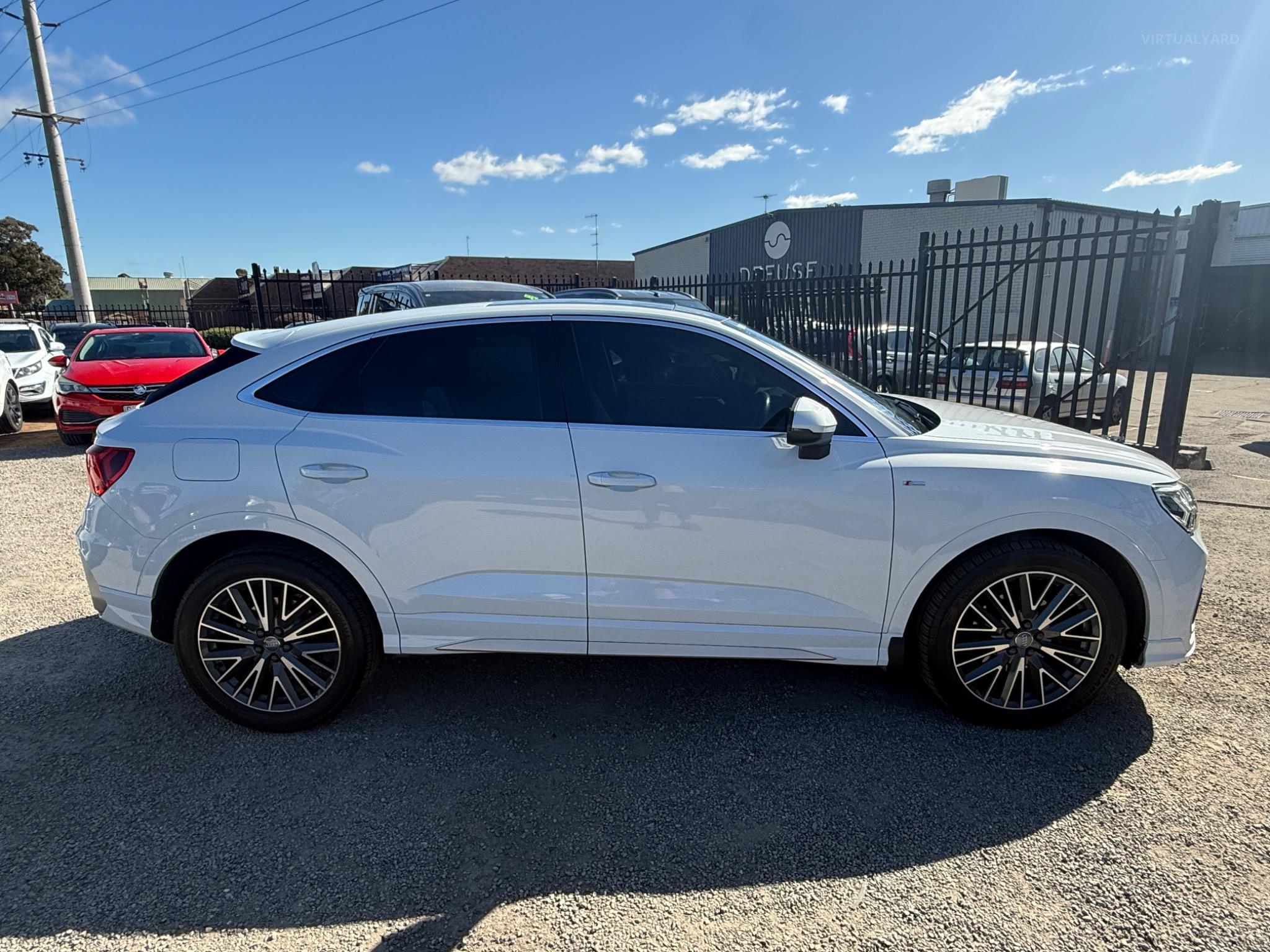 AUDI Q3