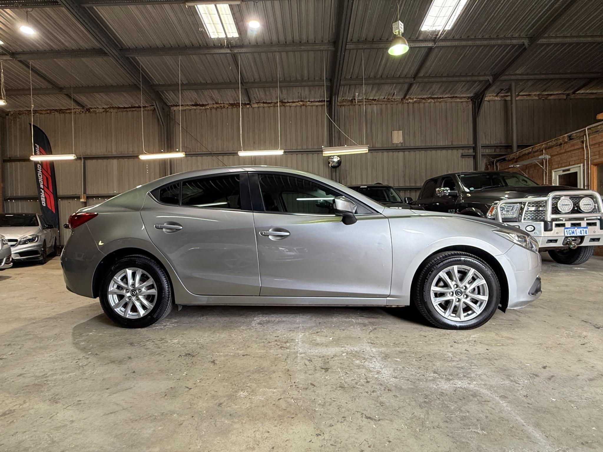 MAZDA MAZDA3