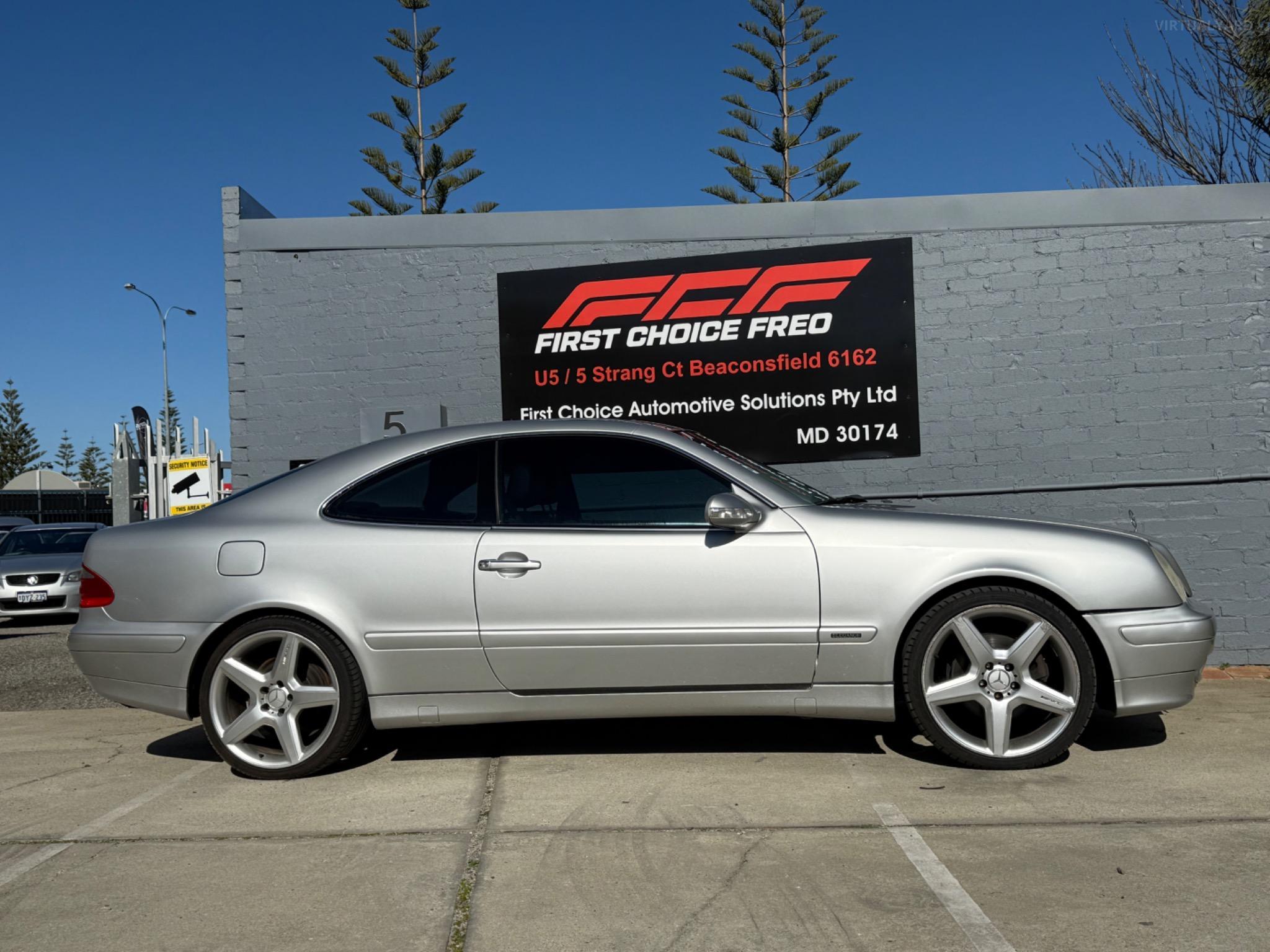 MERCEDES-BENZ CLK320