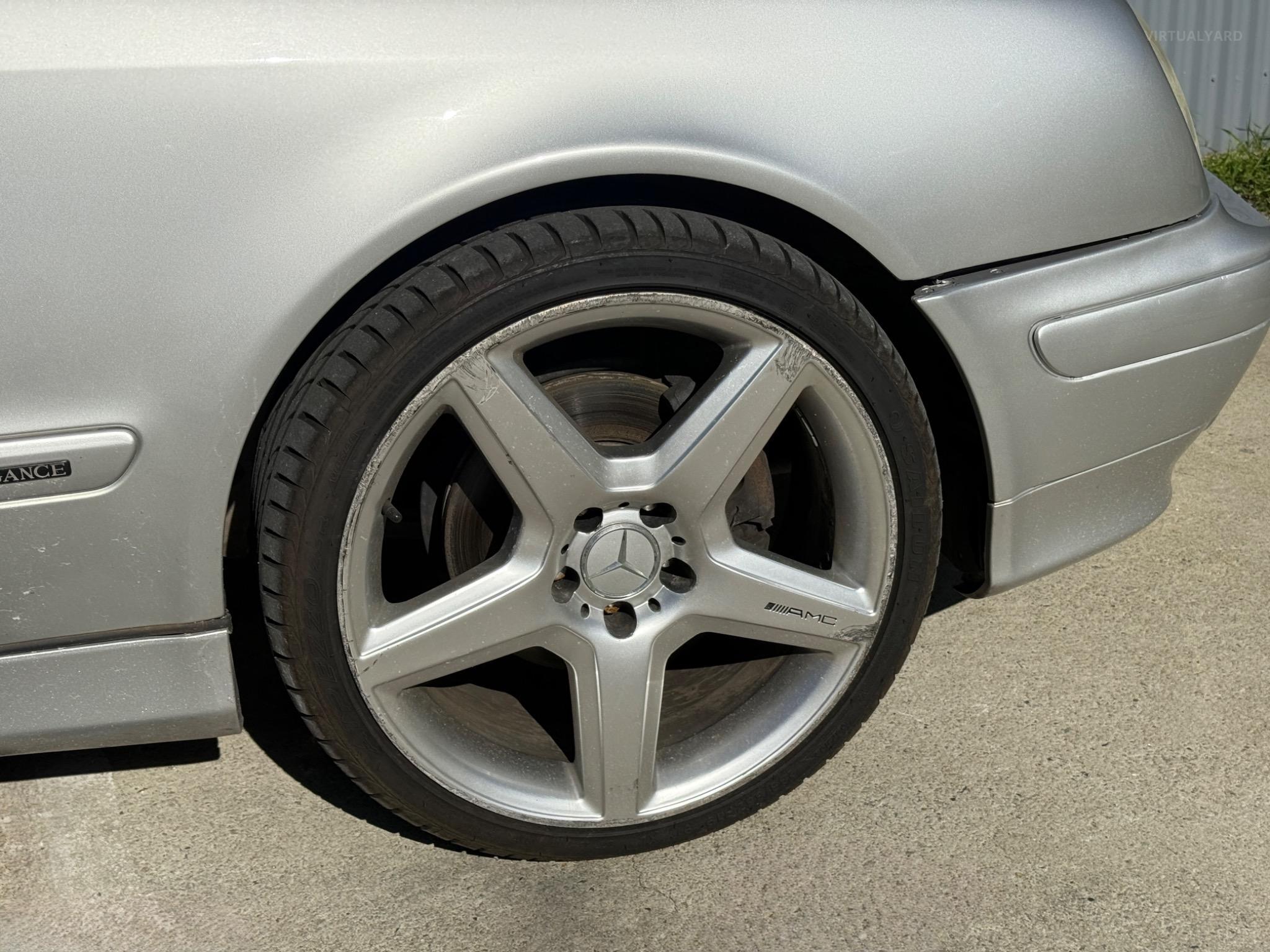 MERCEDES-BENZ CLK320