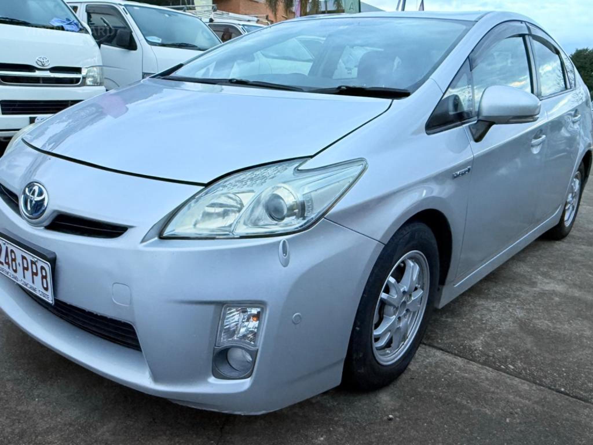 TOYOTA PRIUS