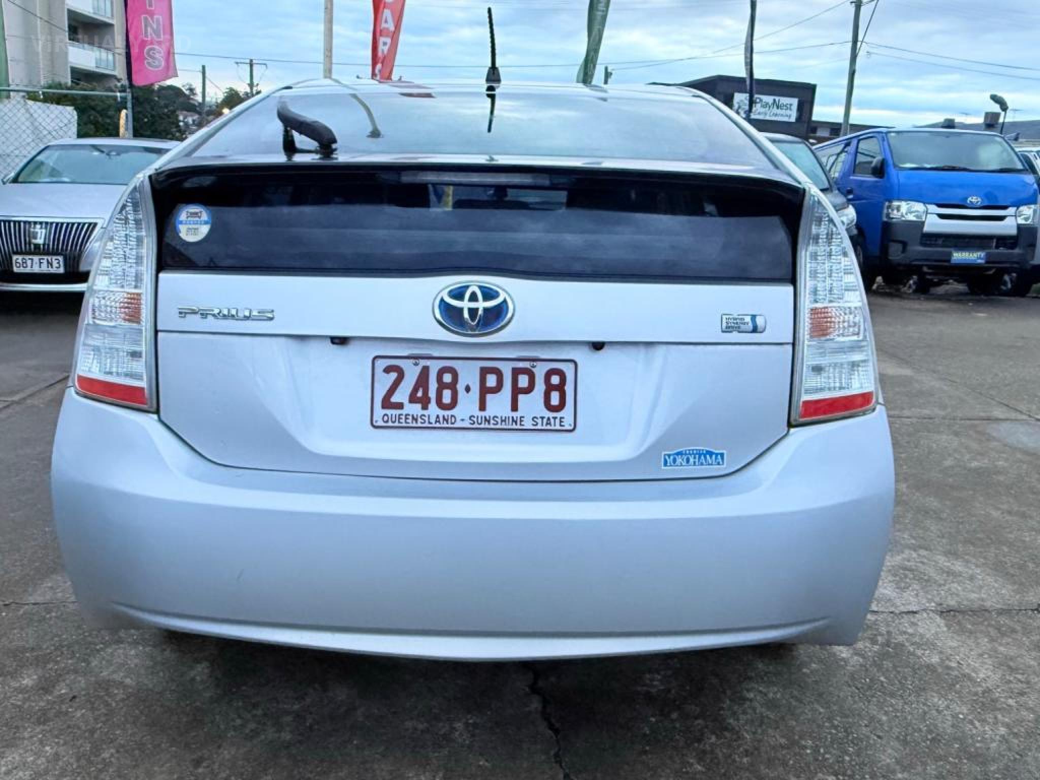 TOYOTA PRIUS