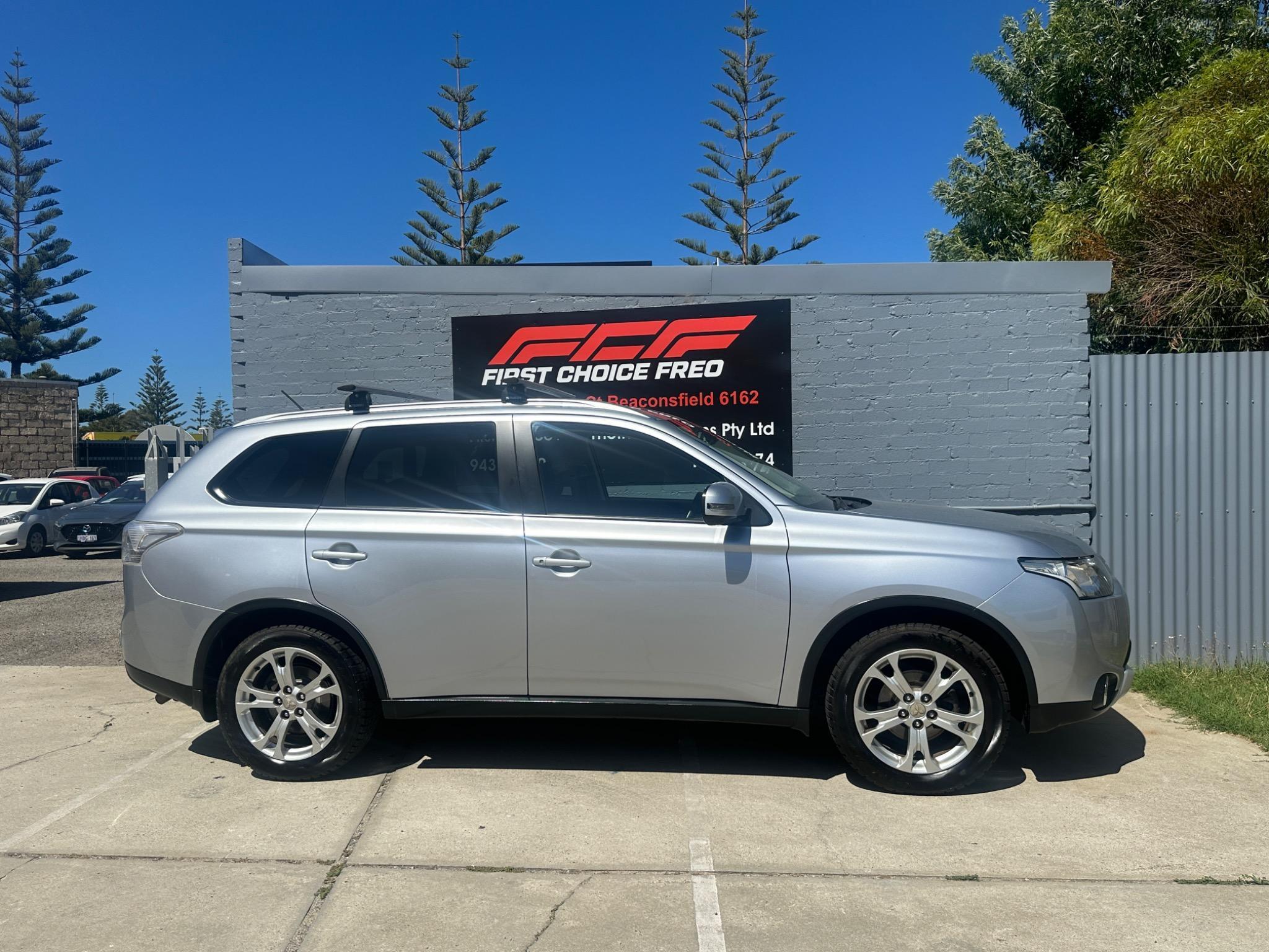 MITSUBISHI OUTLANDER