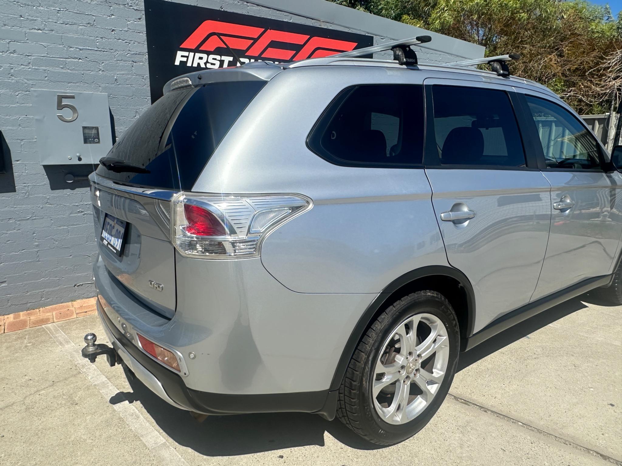 MITSUBISHI OUTLANDER