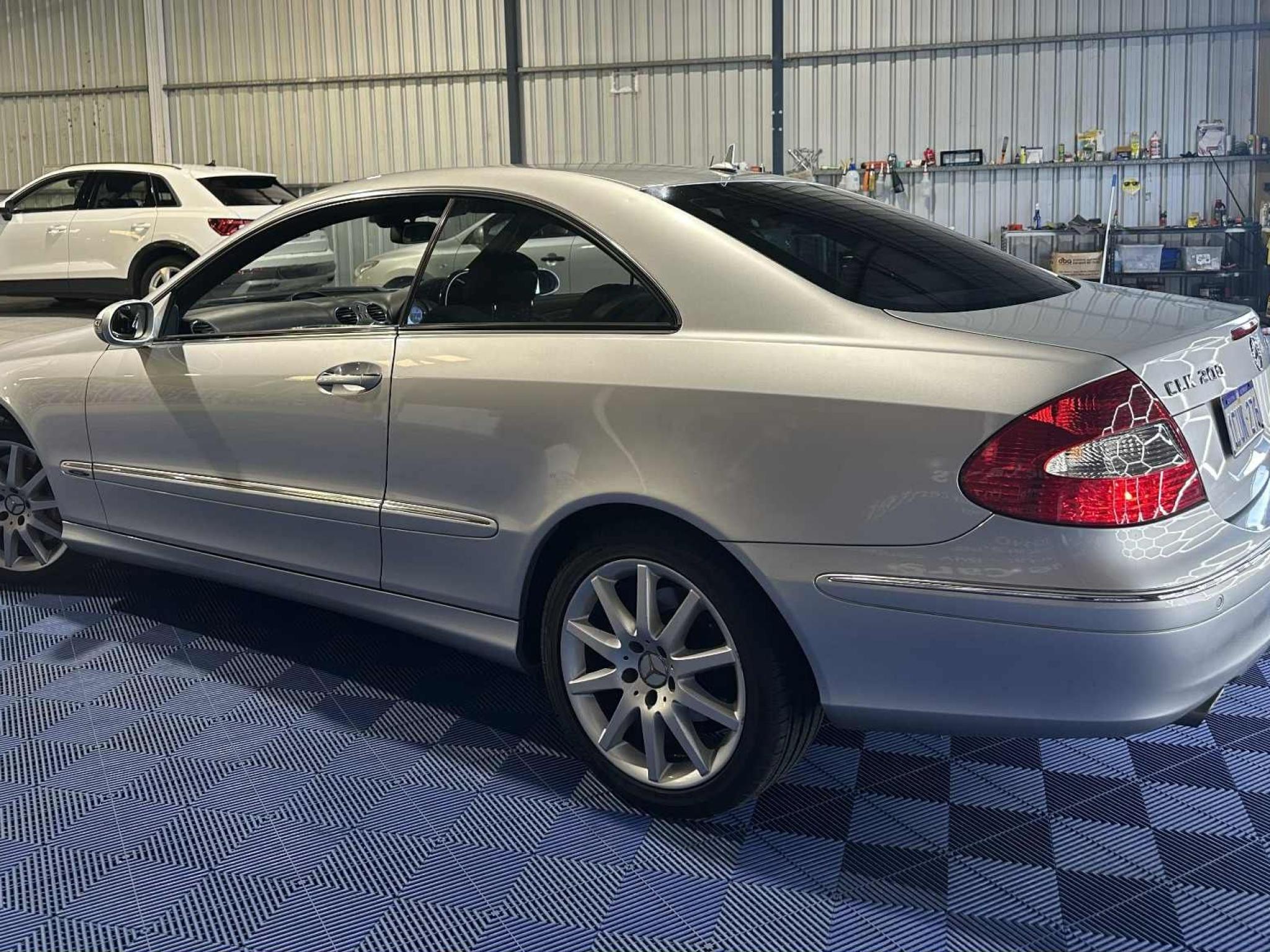 MERCEDES-BENZ CLK200K