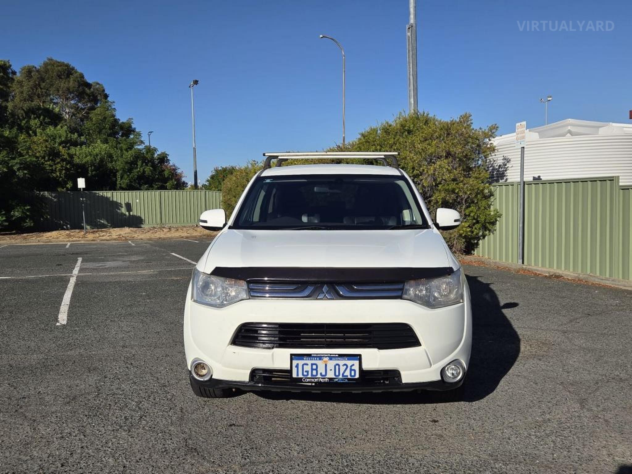 MITSUBISHI OUTLANDER