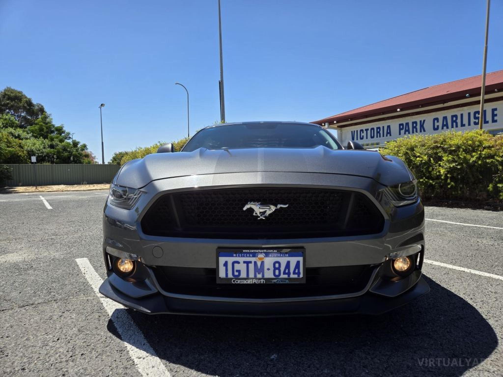 FORD MUSTANG