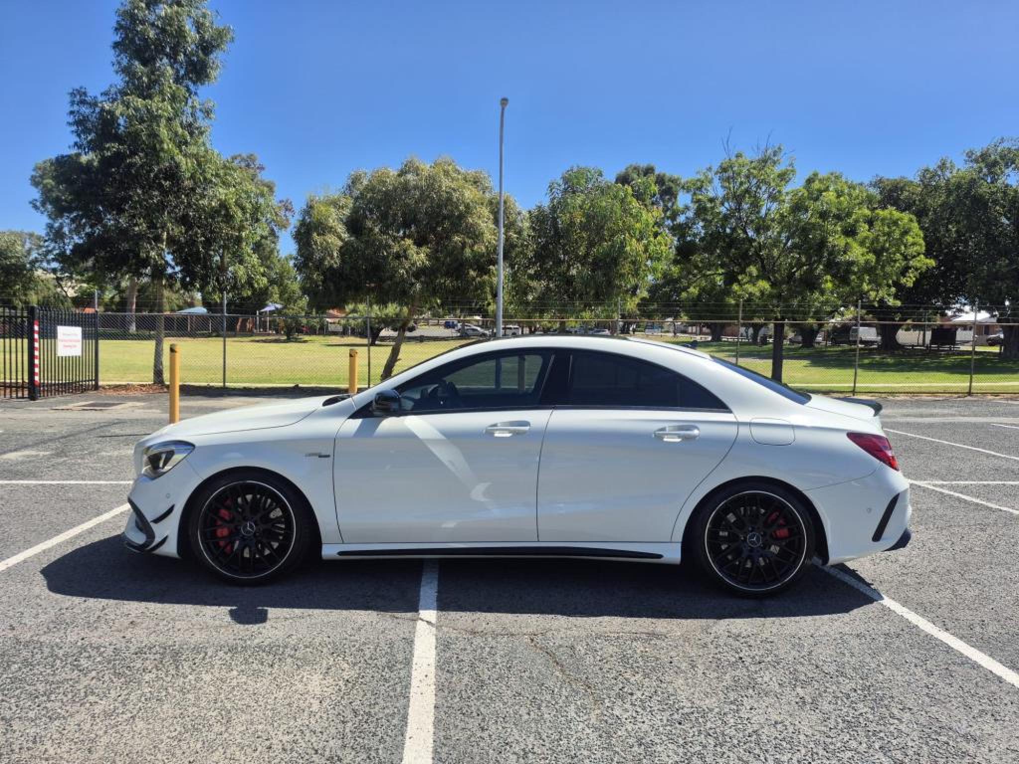 MERCEDES-AMG CLA