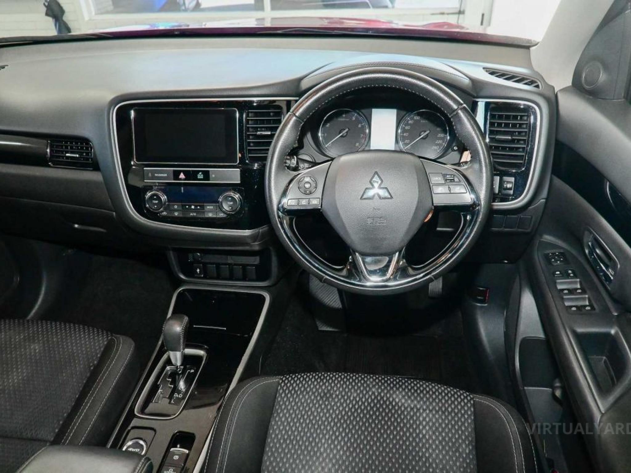 MITSUBISHI OUTLANDER