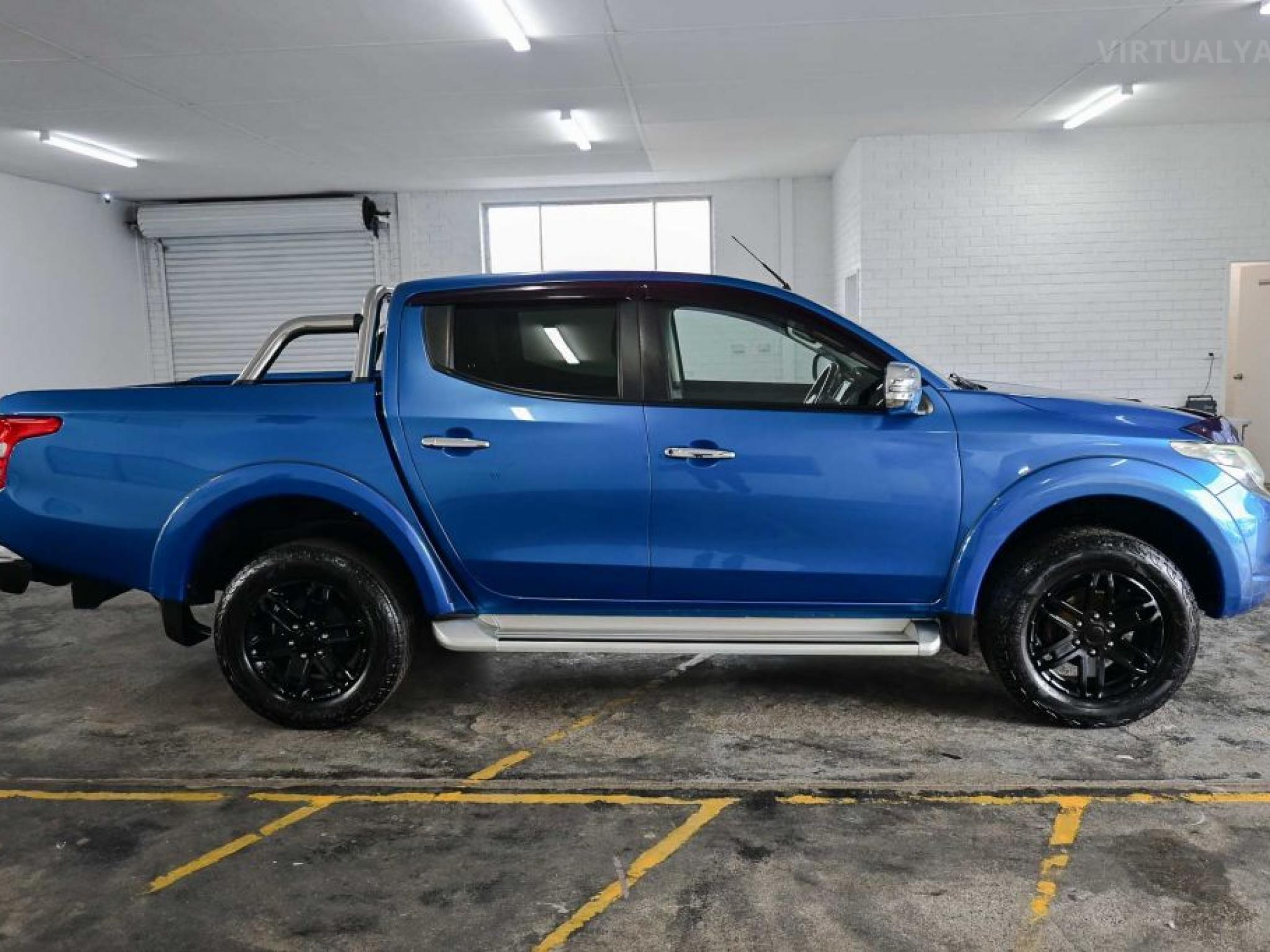 MITSUBISHI TRITON