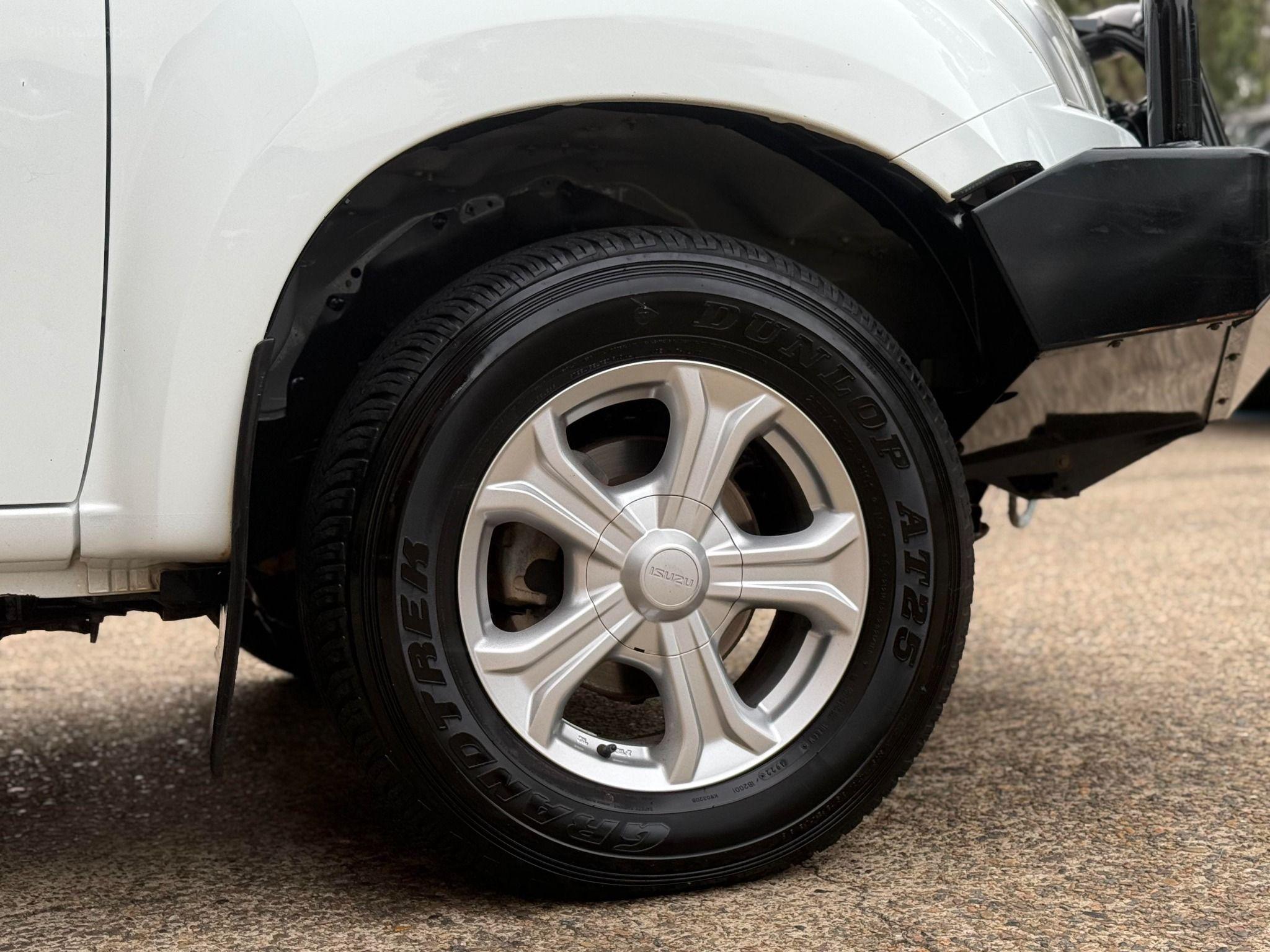 ISUZU D-MAX