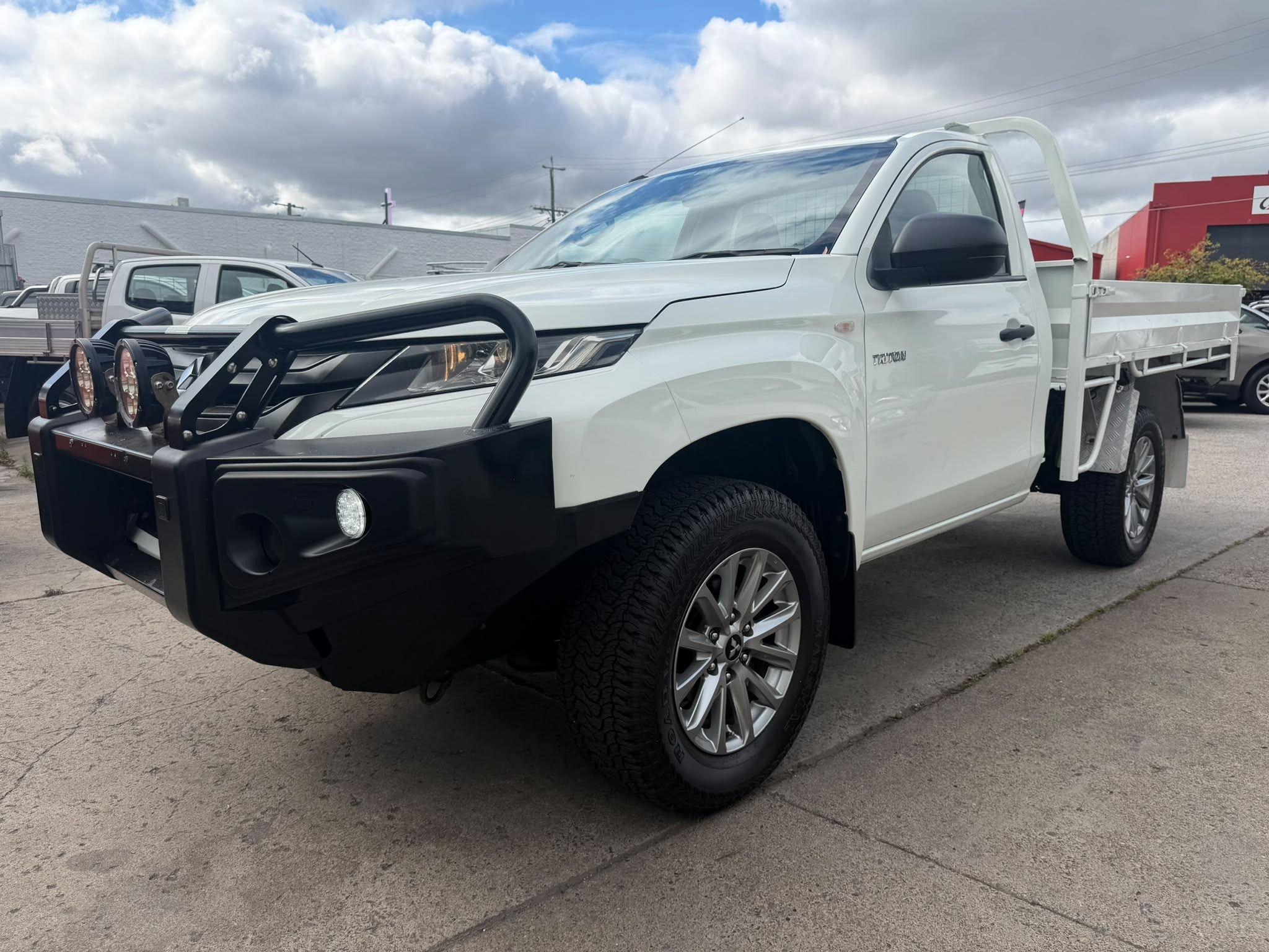 MITSUBISHI TRITON