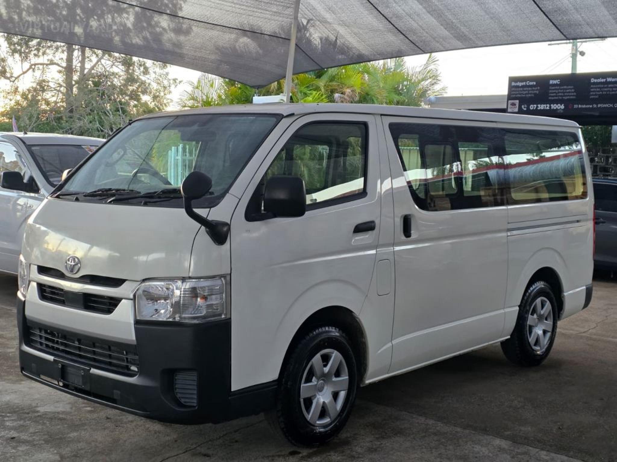 TOYOTA HIACE