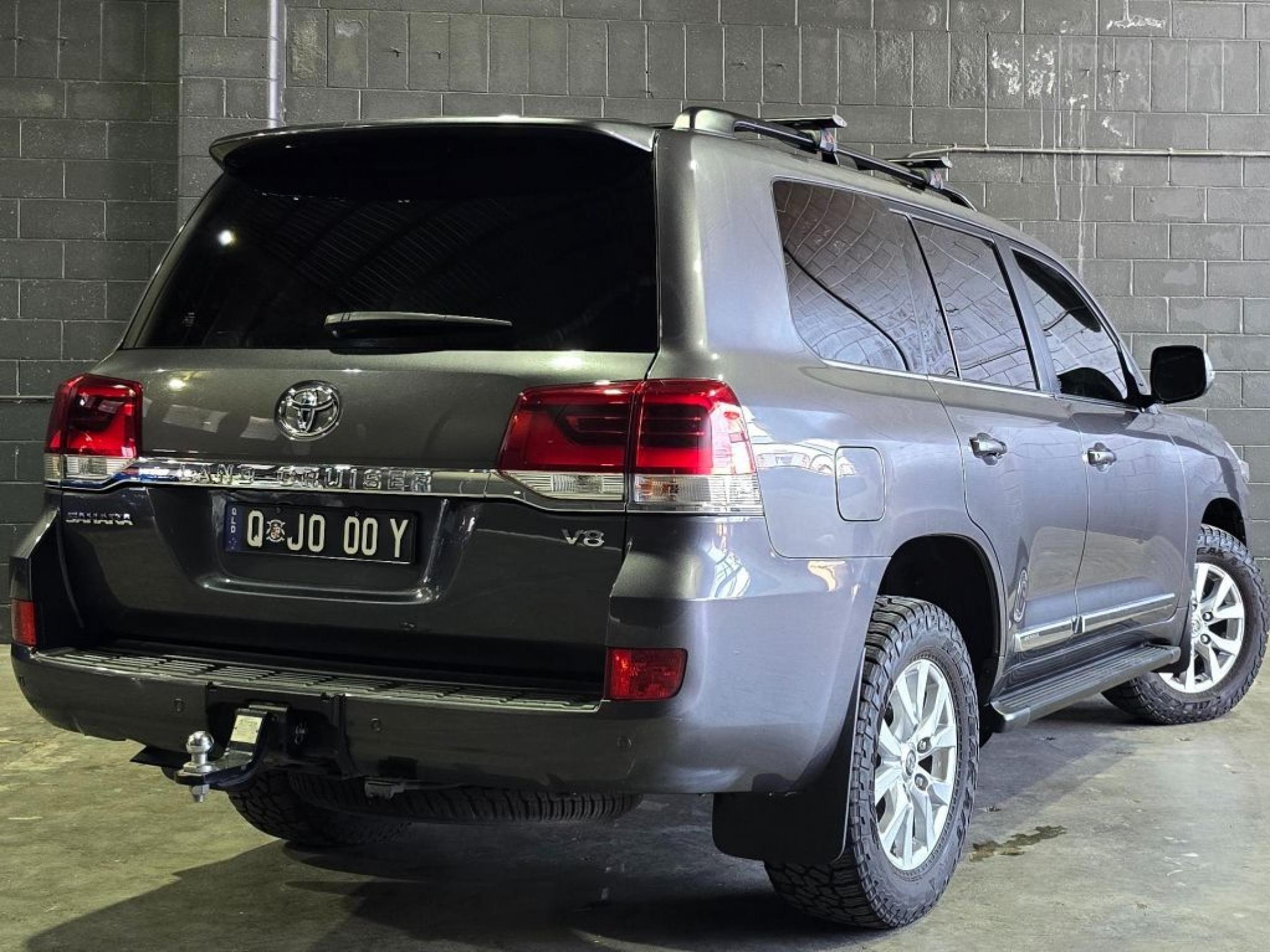 TOYOTA LANDCRUISER