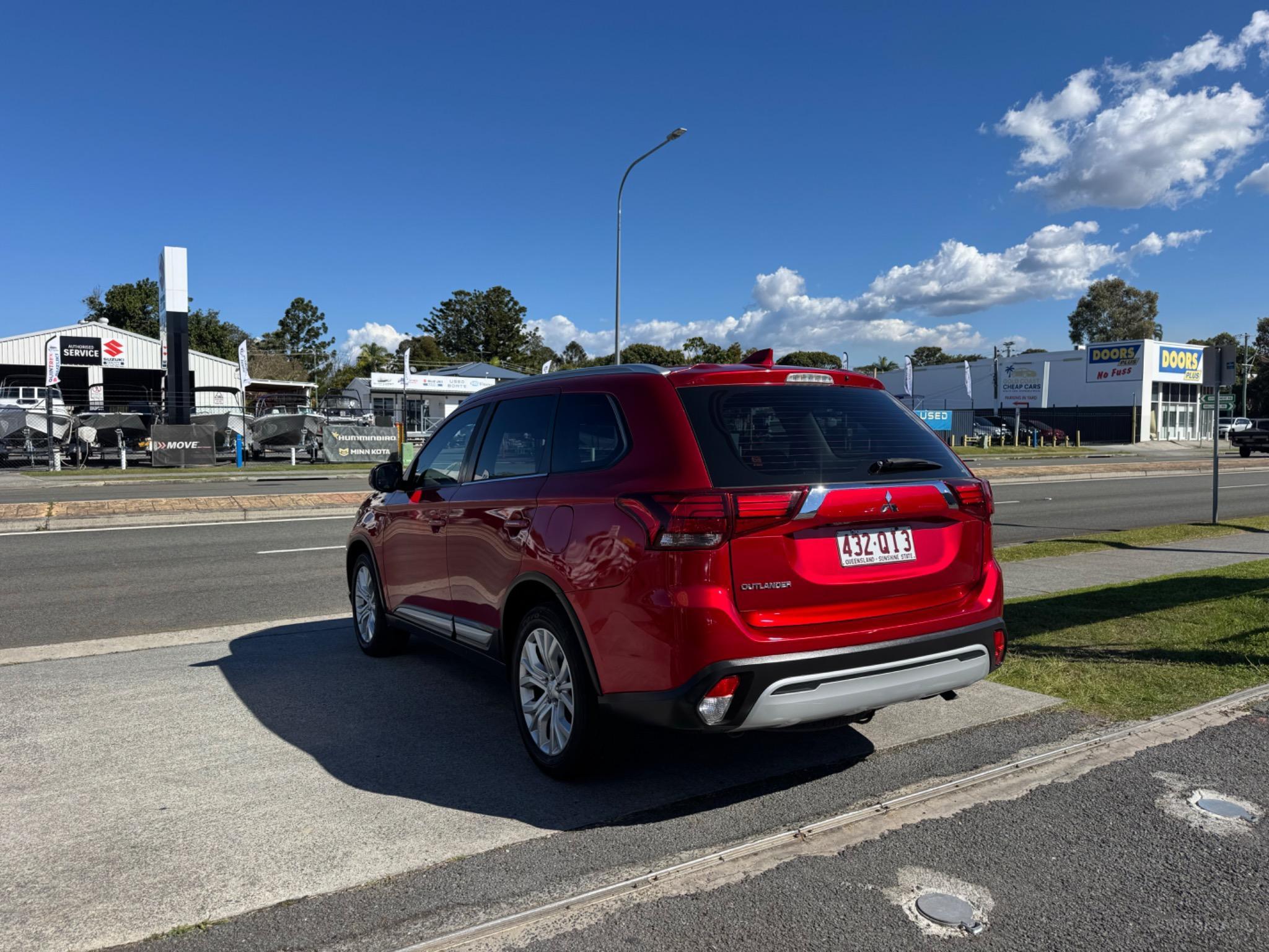 MITSUBISHI OUTLANDER