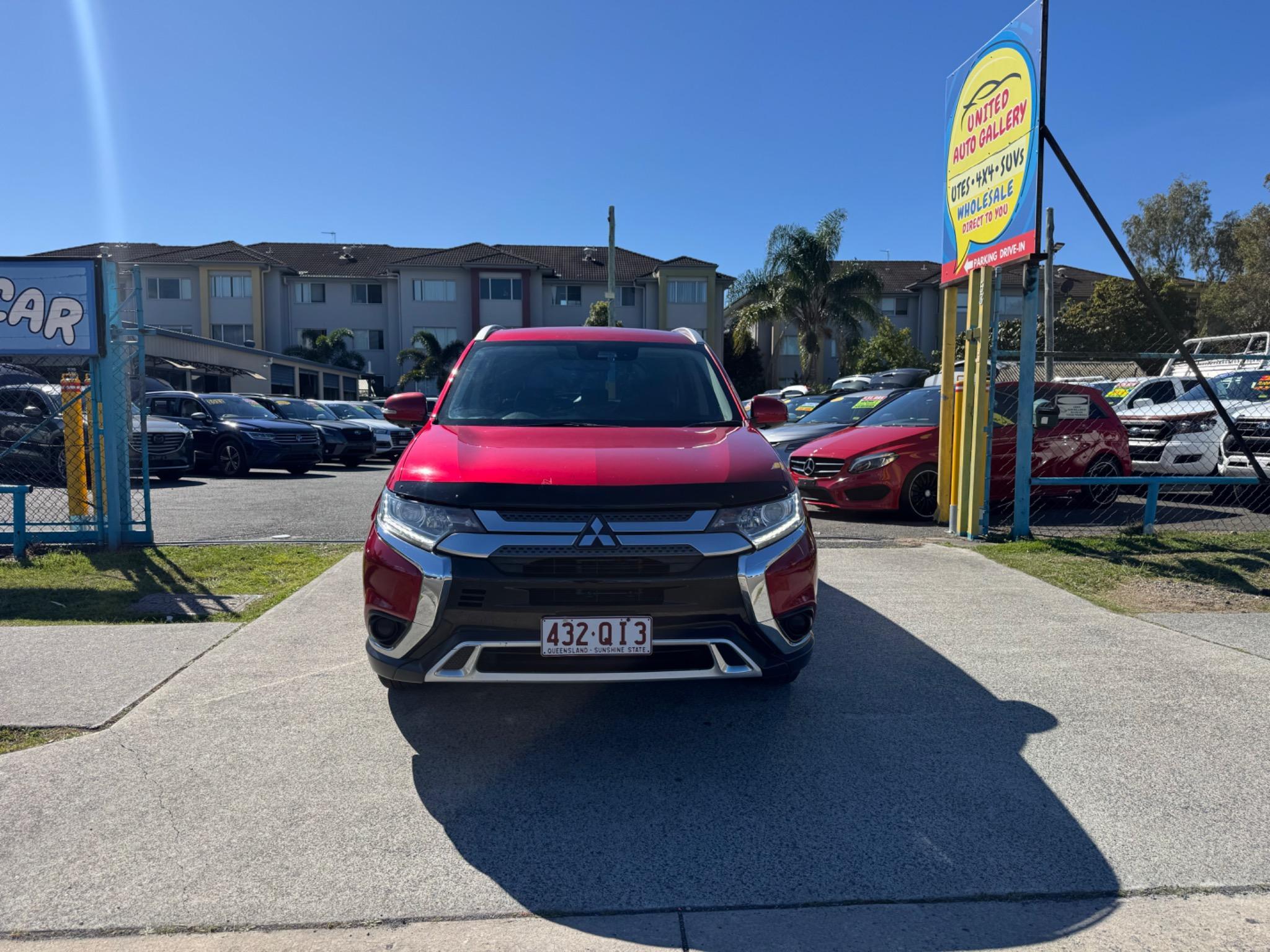 MITSUBISHI OUTLANDER