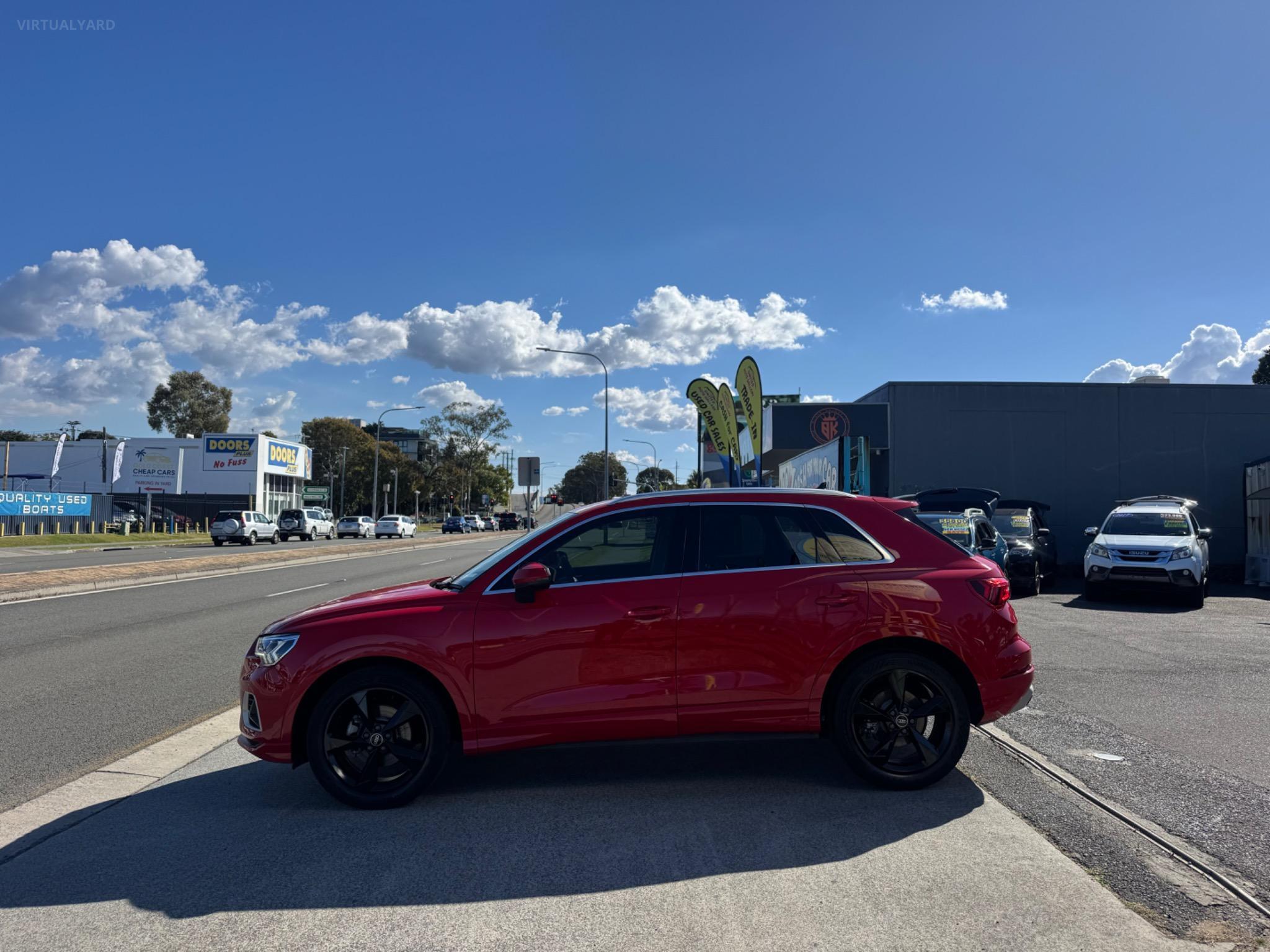 AUDI Q3