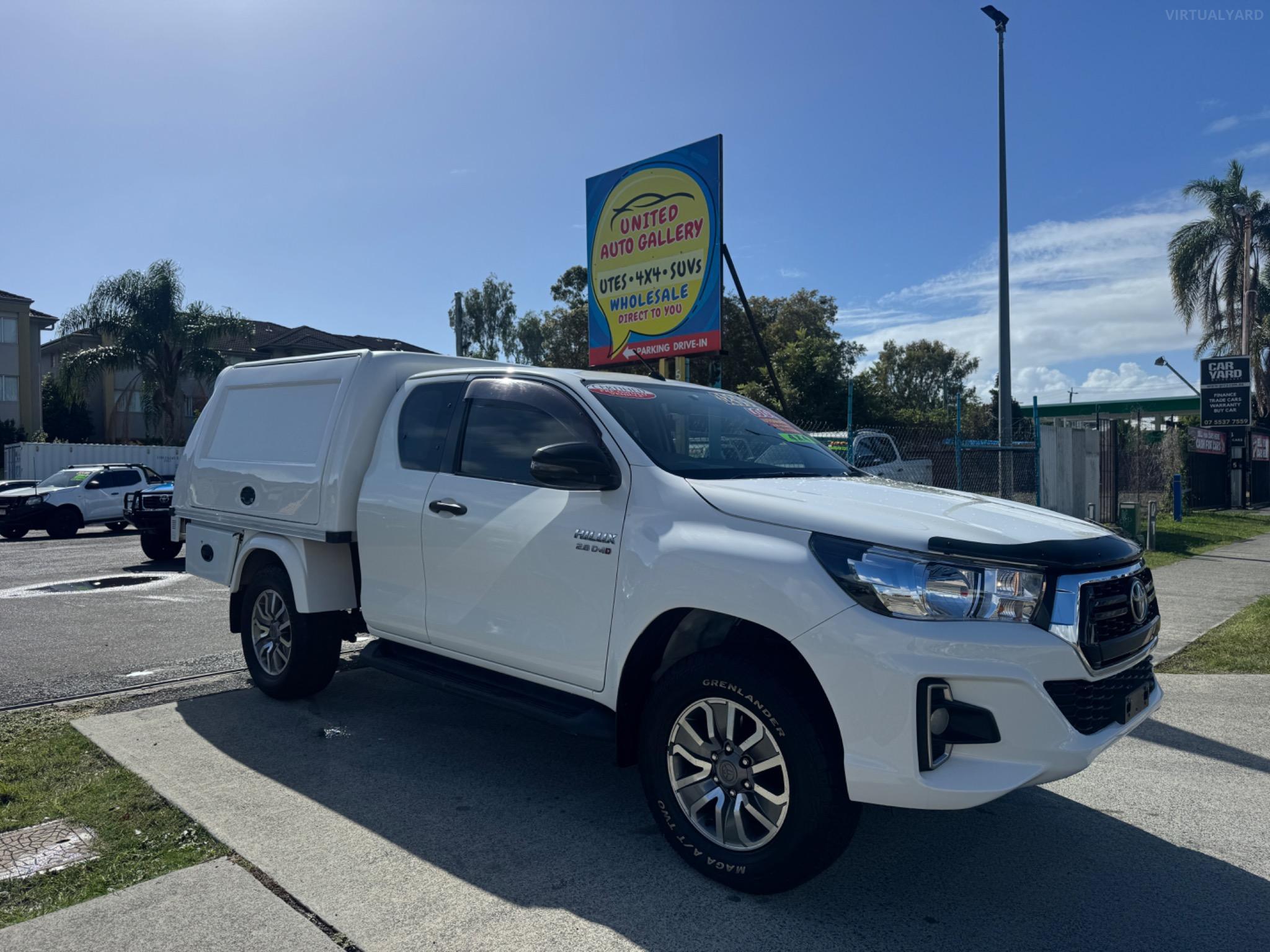 TOYOTA HILUX