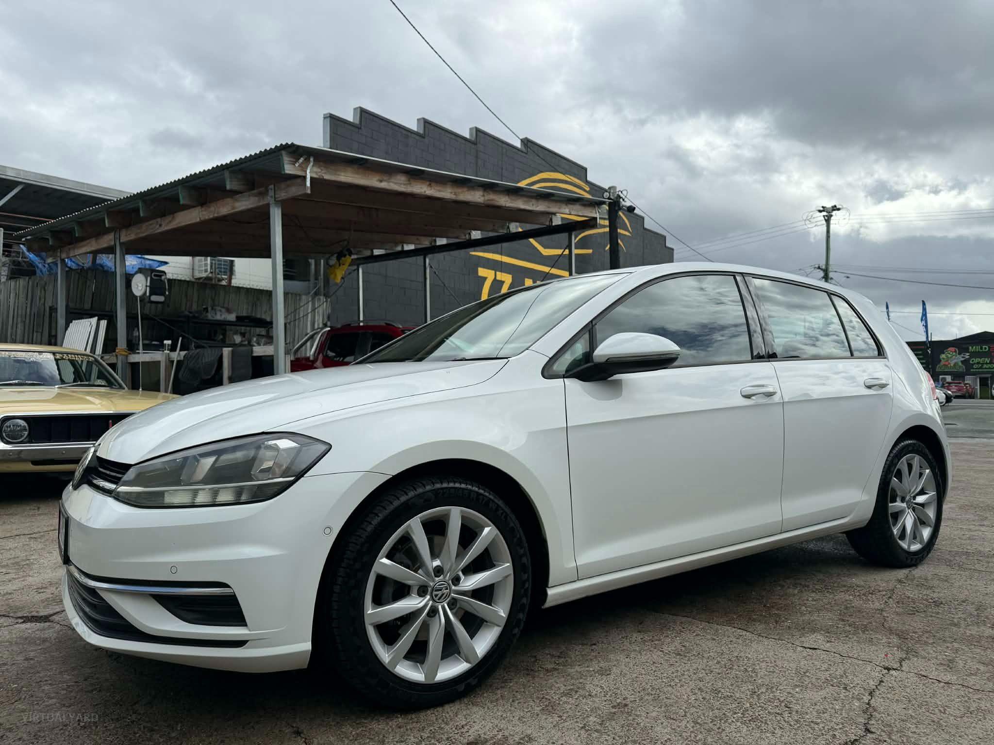 VOLKSWAGEN GOLF