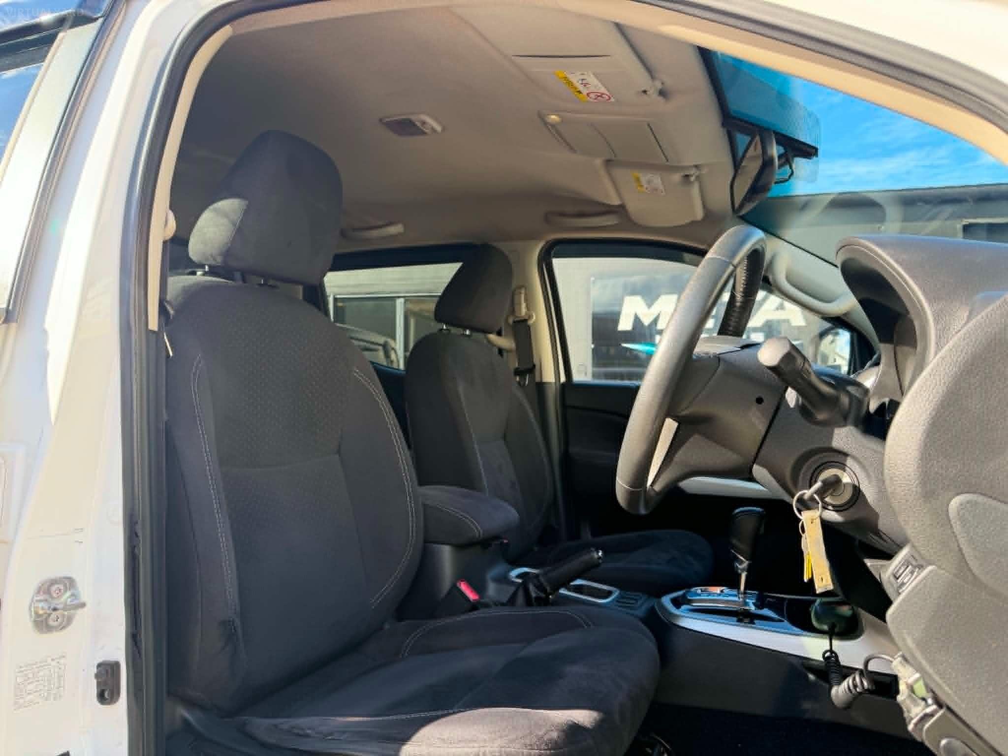 NISSAN NAVARA