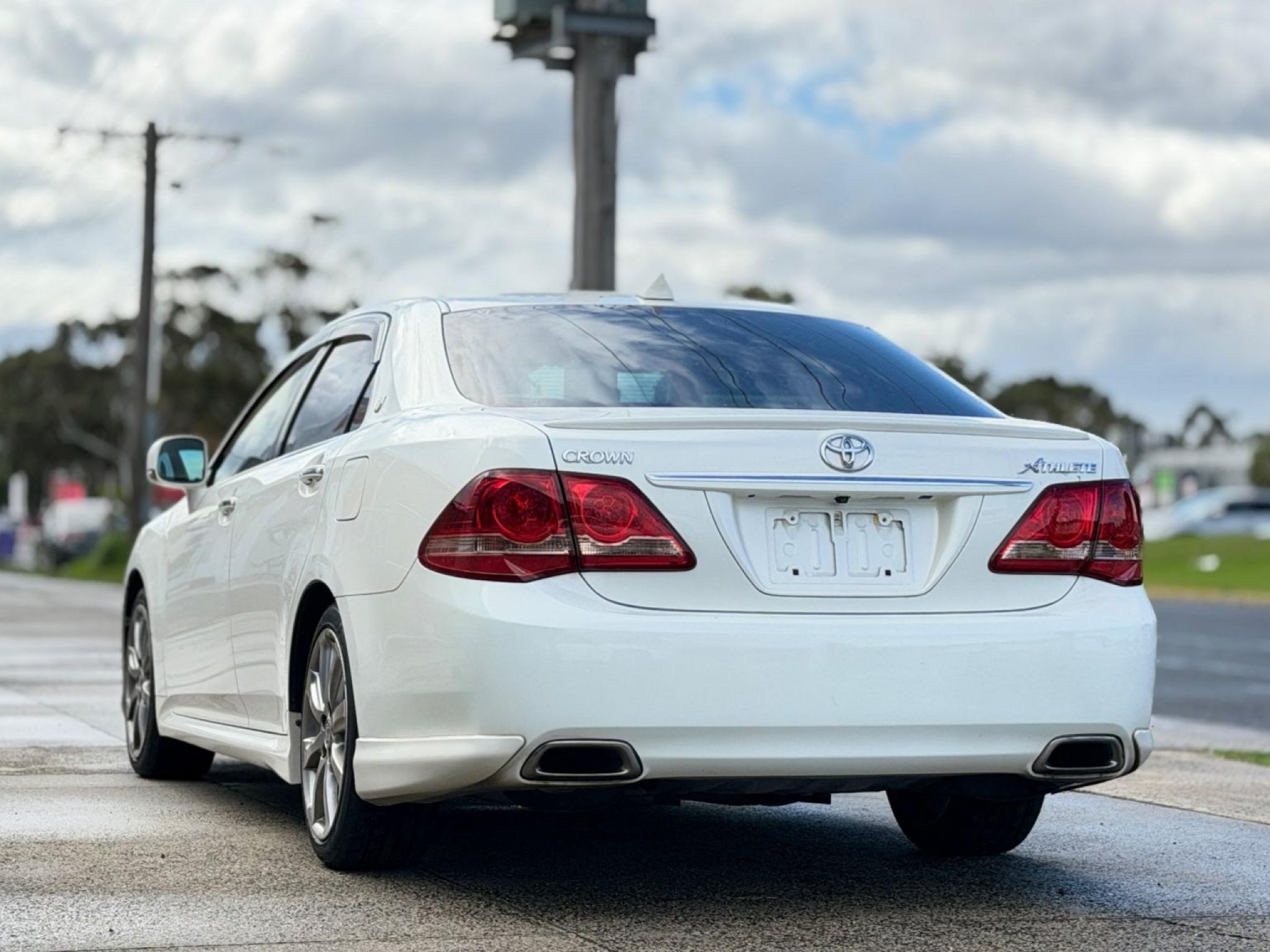 TOYOTA CROWN