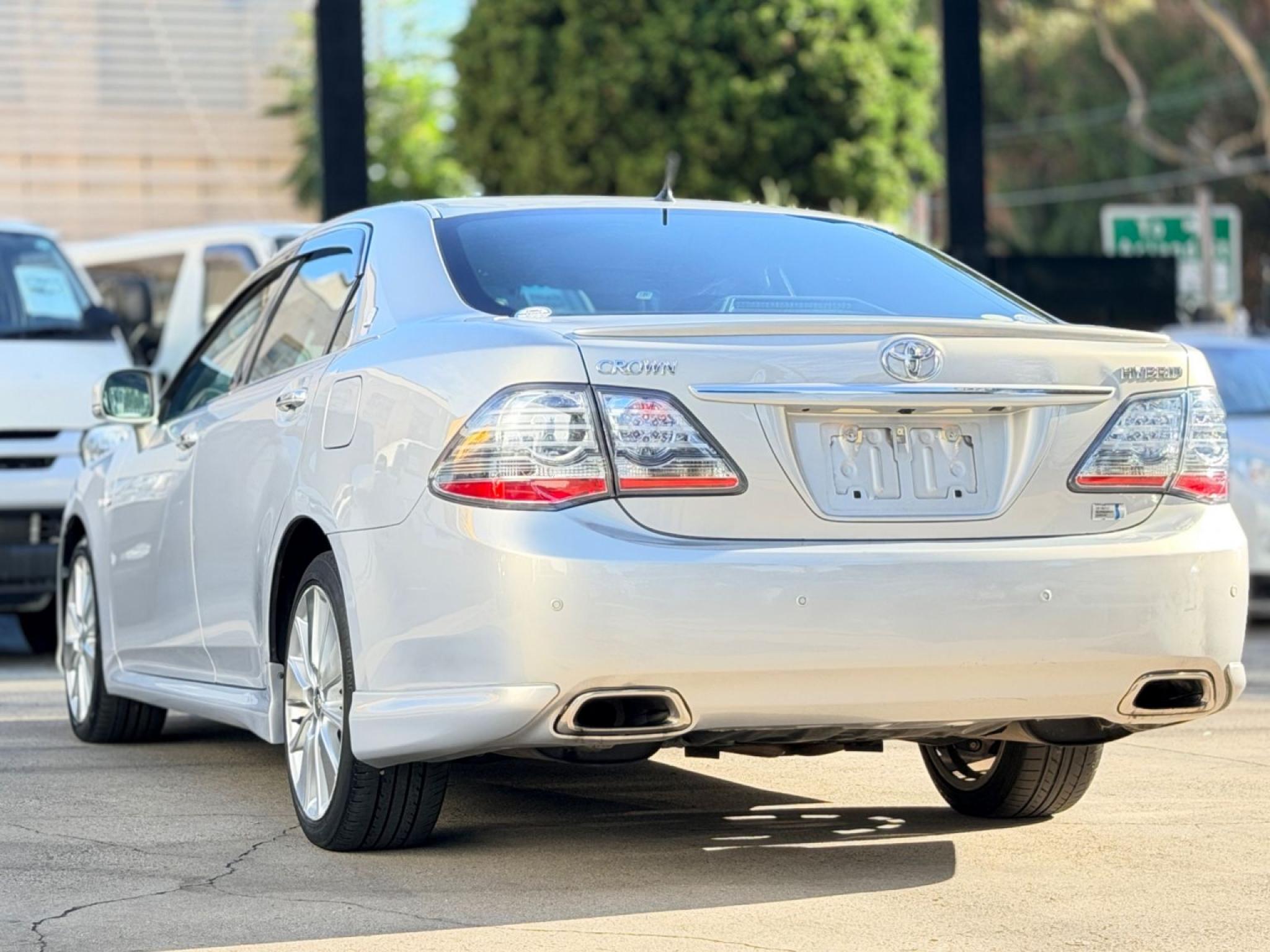 TOYOTA CROWN