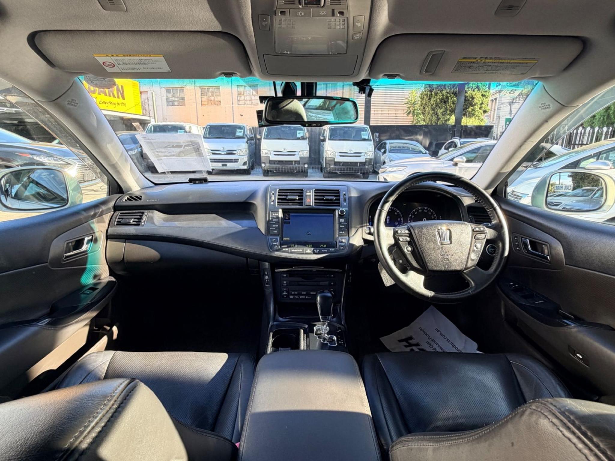 TOYOTA CROWN