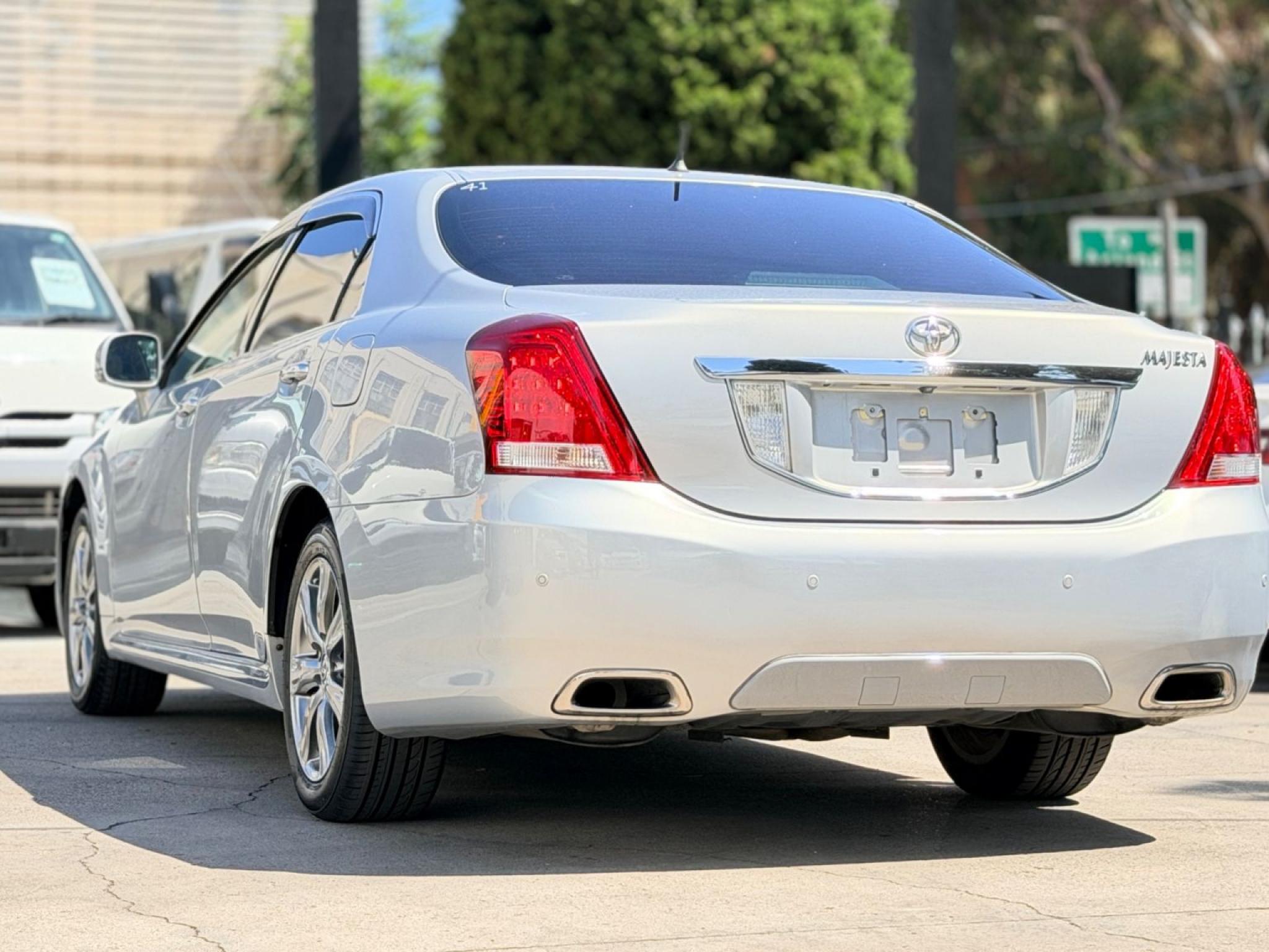 TOYOTA CROWN